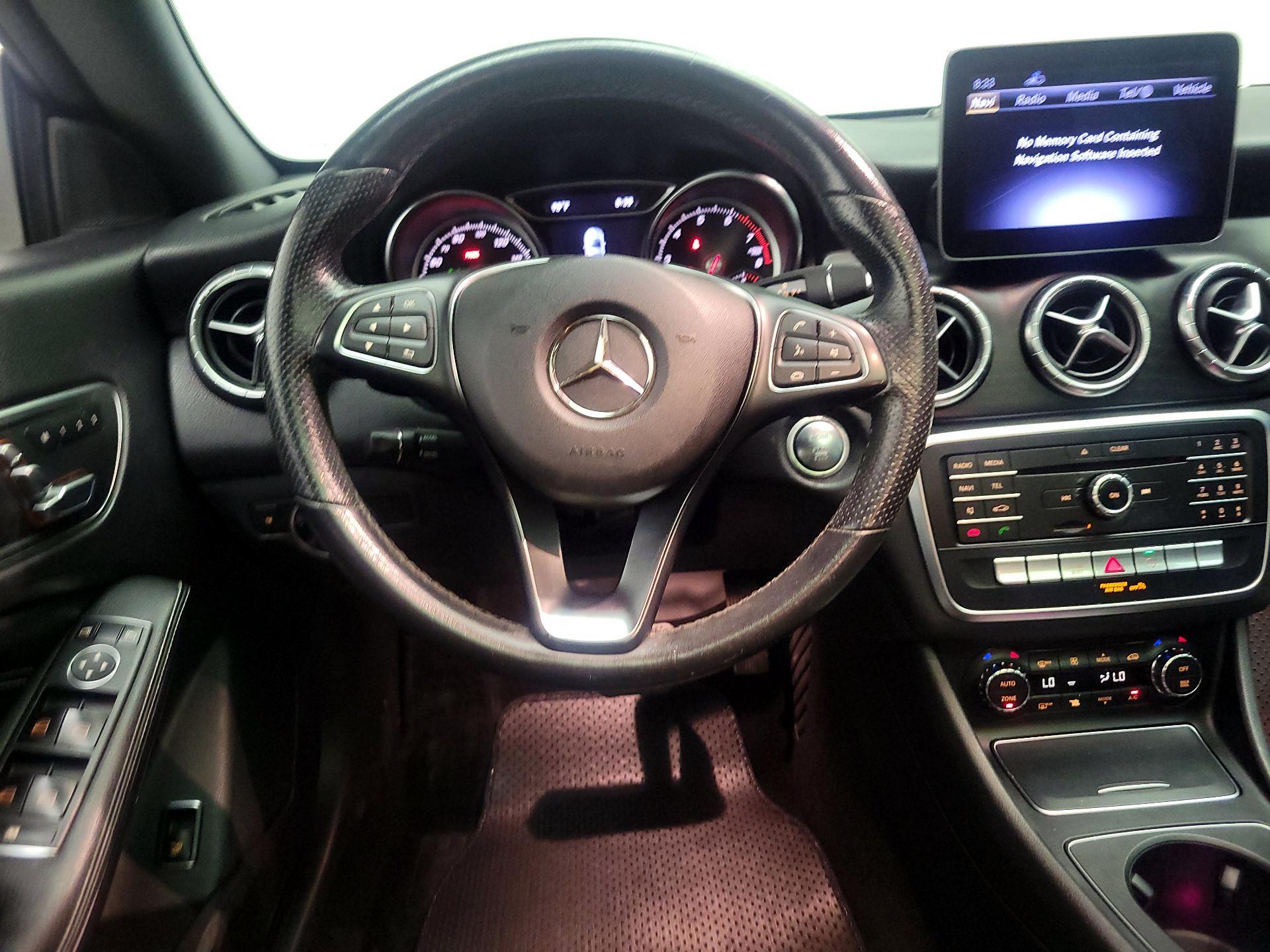 Thumbnail: 2019 Mercedes-Benz CLA - 10
