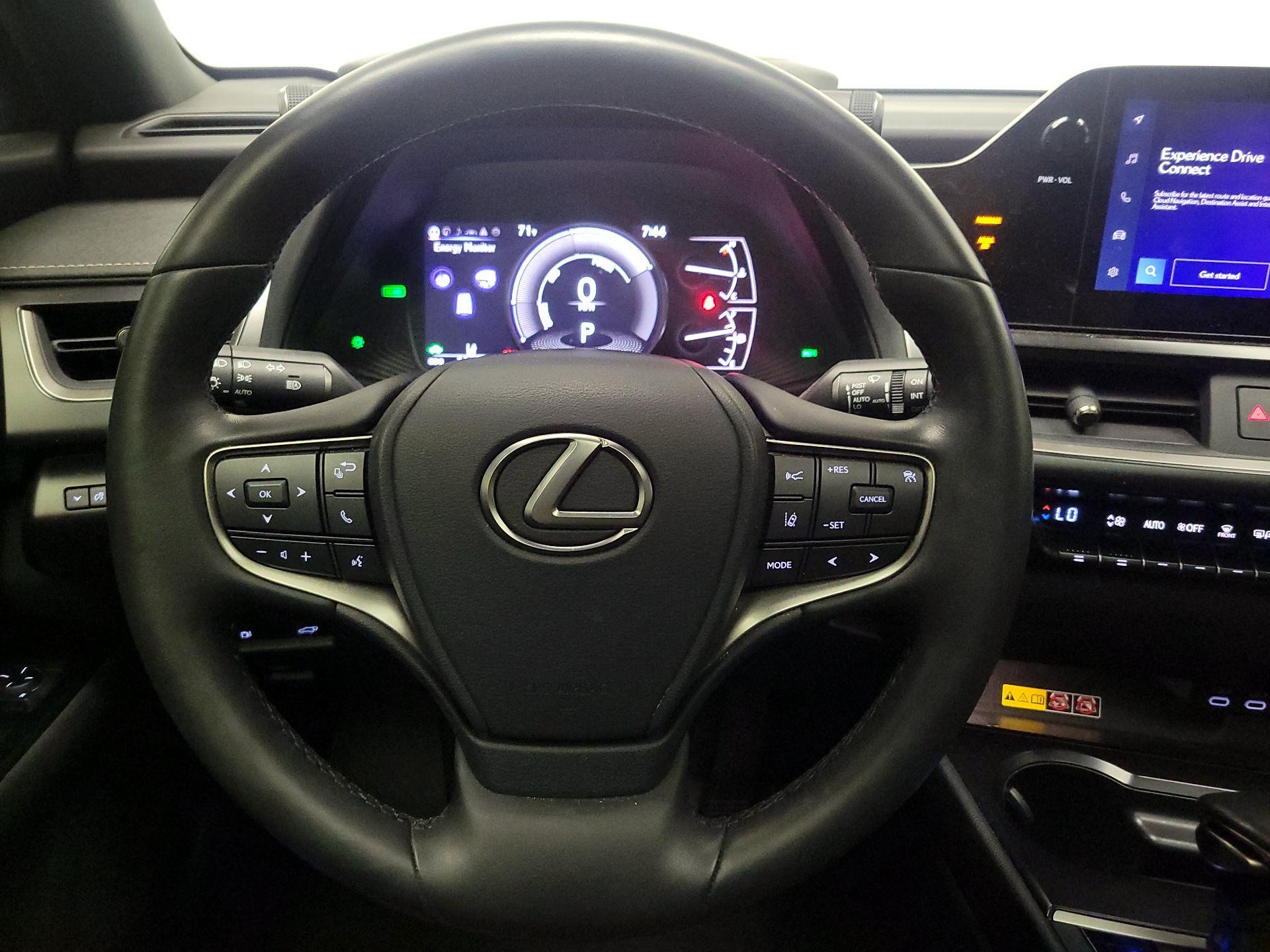Thumbnail: 2024 Lexus UX - 10