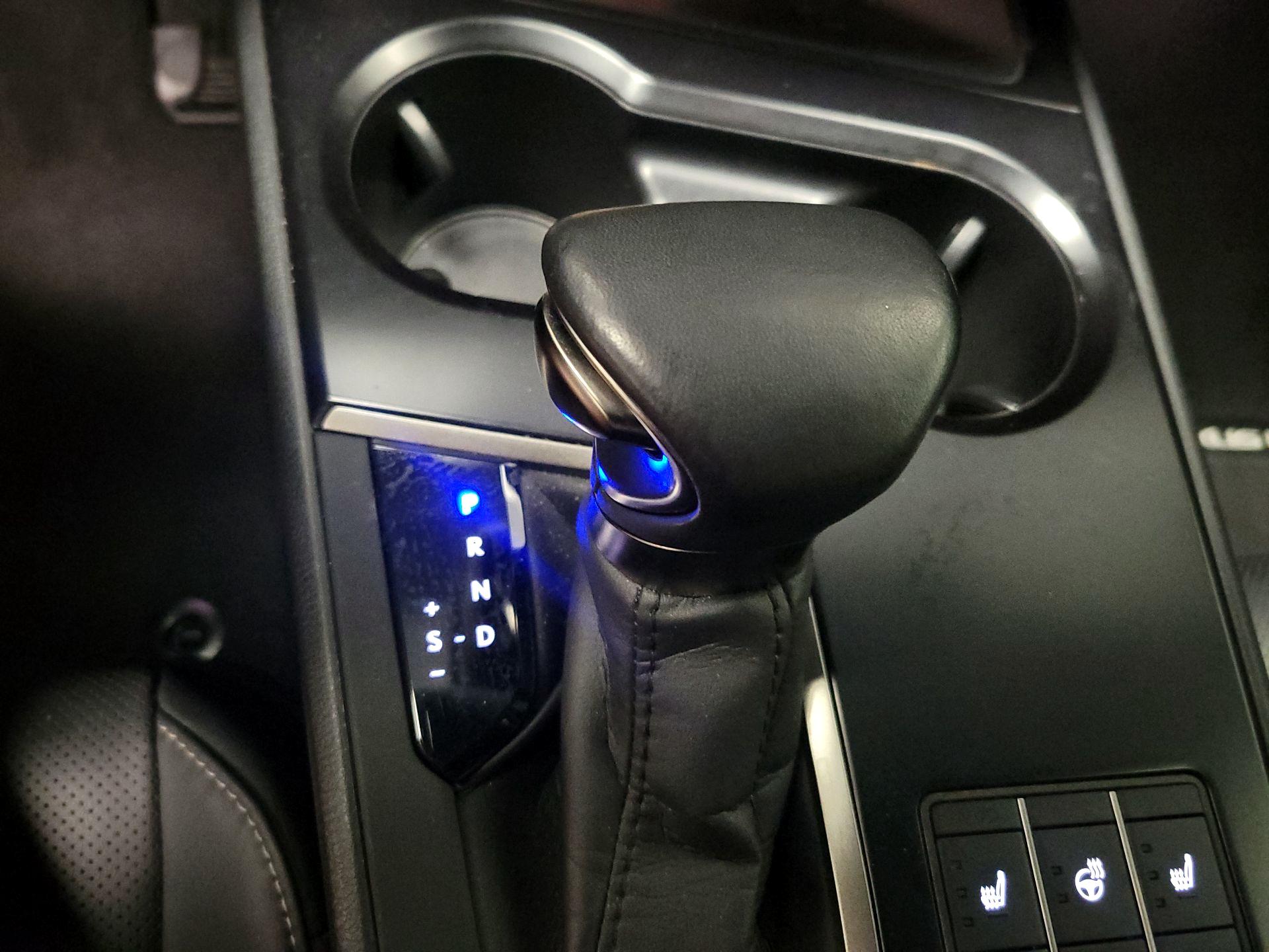 Thumbnail: 2024 Lexus UX - 18