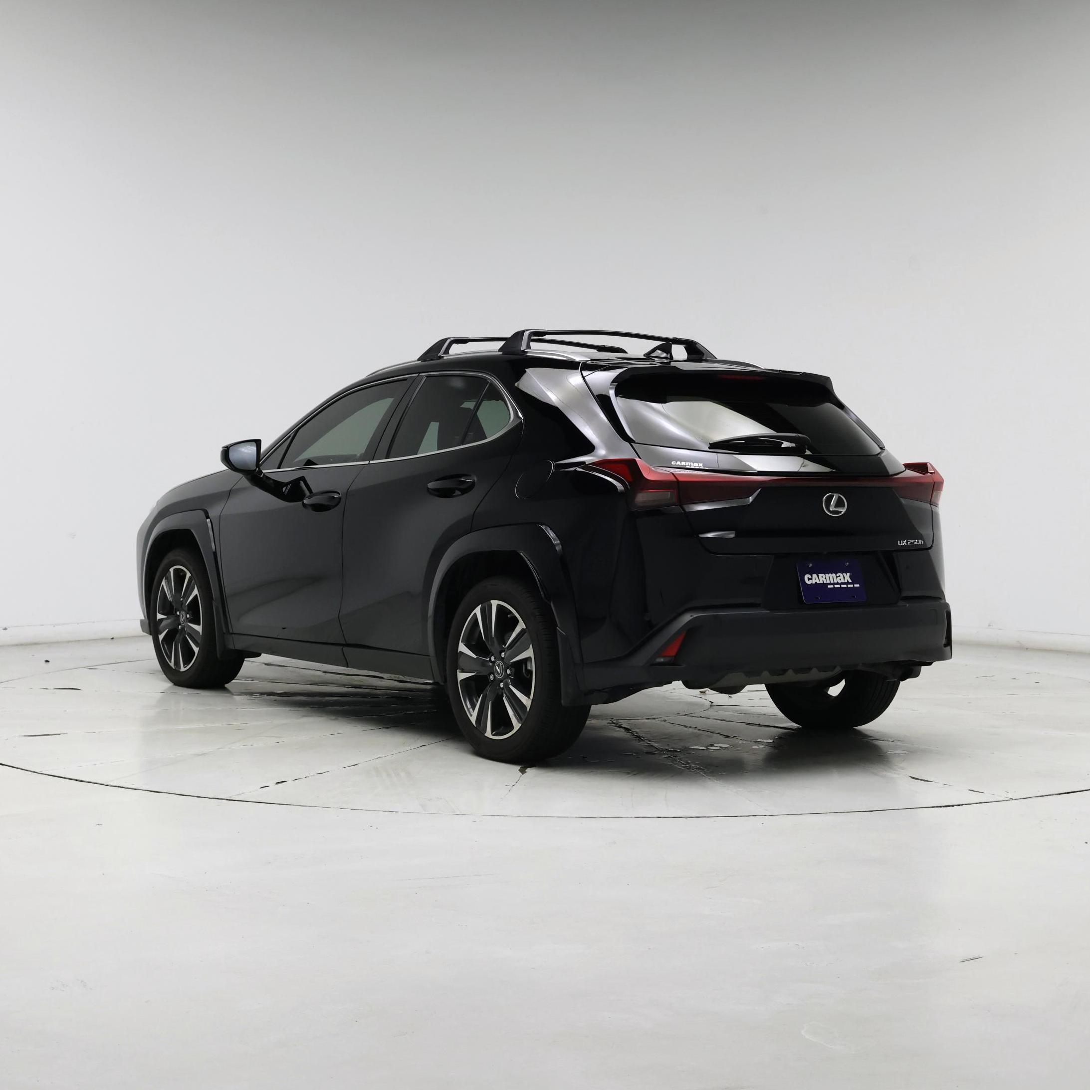 Thumbnail: 2024 Lexus UX - 2
