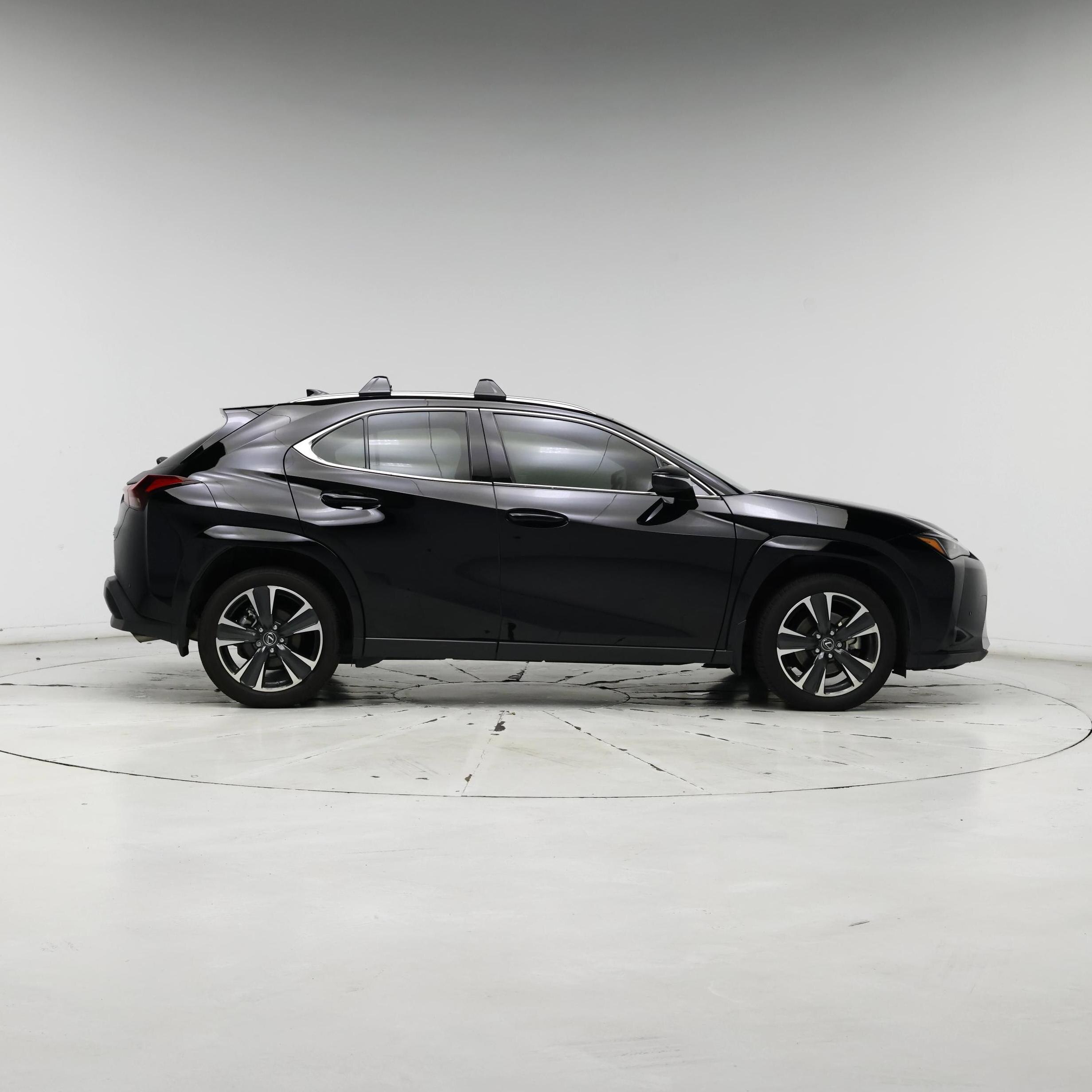 Thumbnail: 2024 Lexus UX - 7