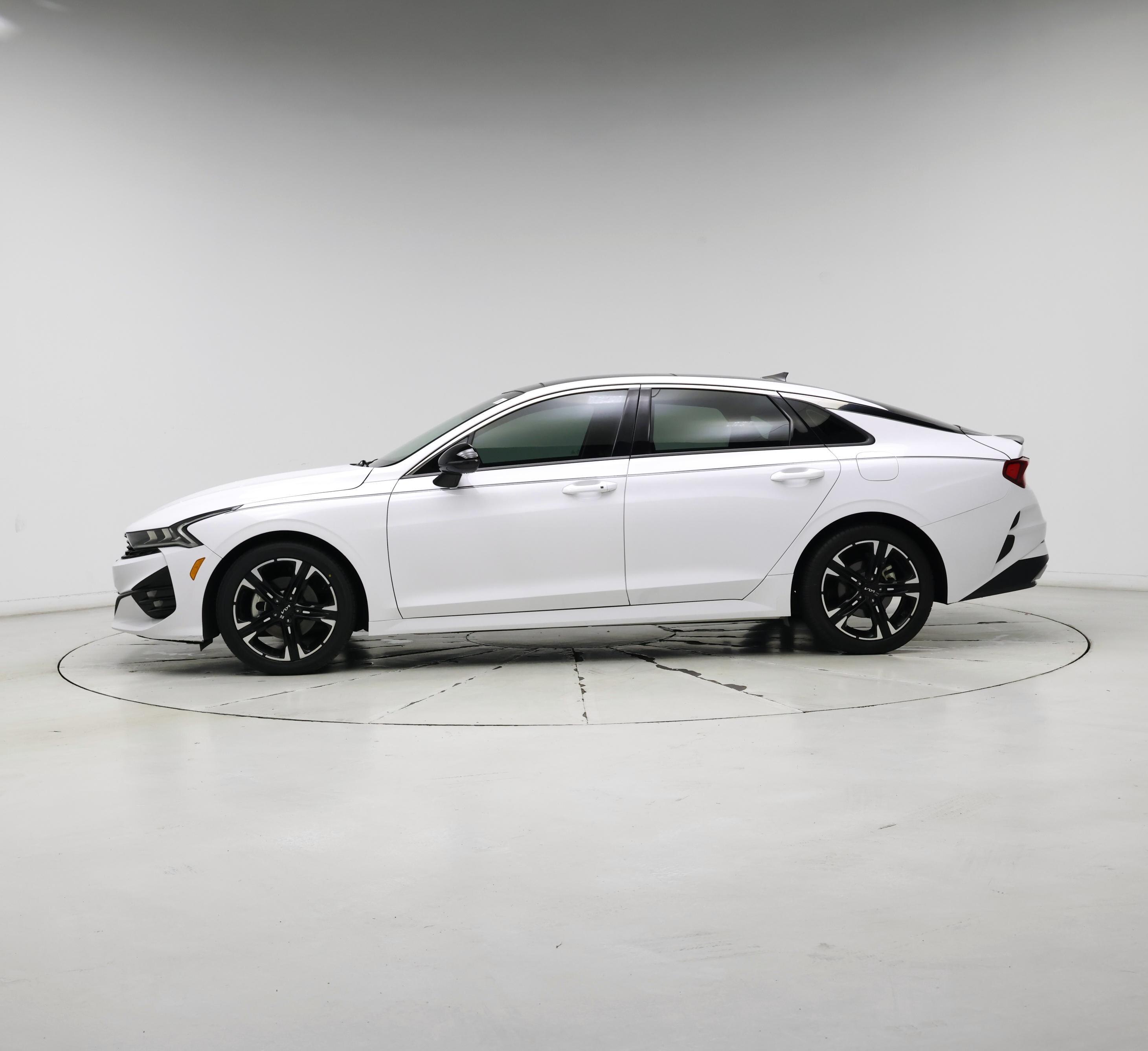 Thumbnail: 2022 Kia K5 - 3