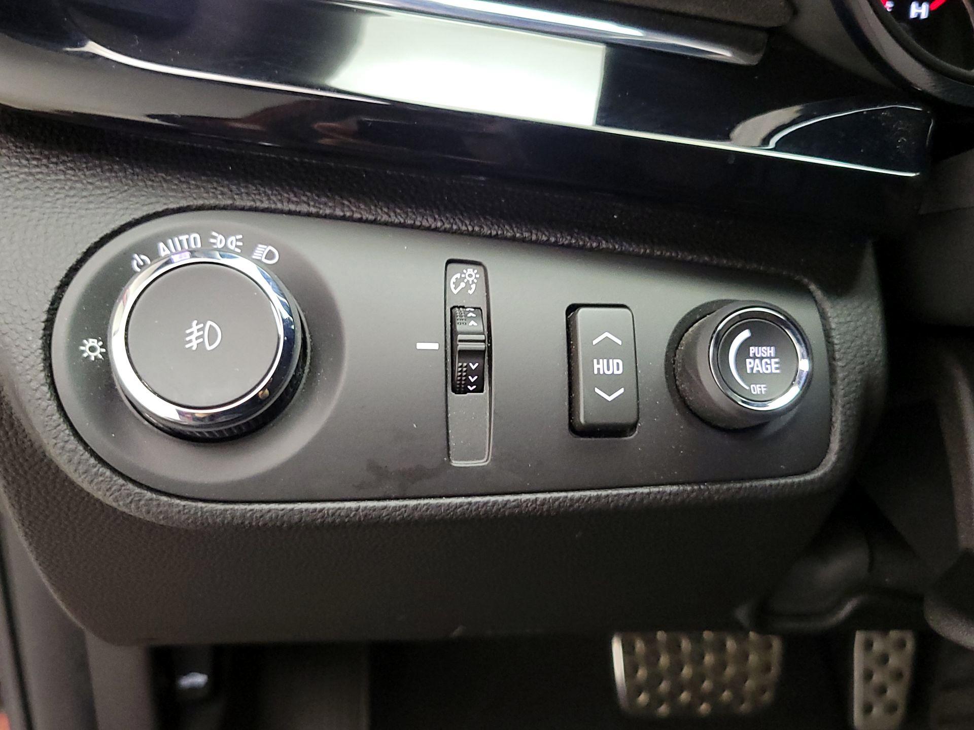 Thumbnail: 2015 Chevrolet  - 13