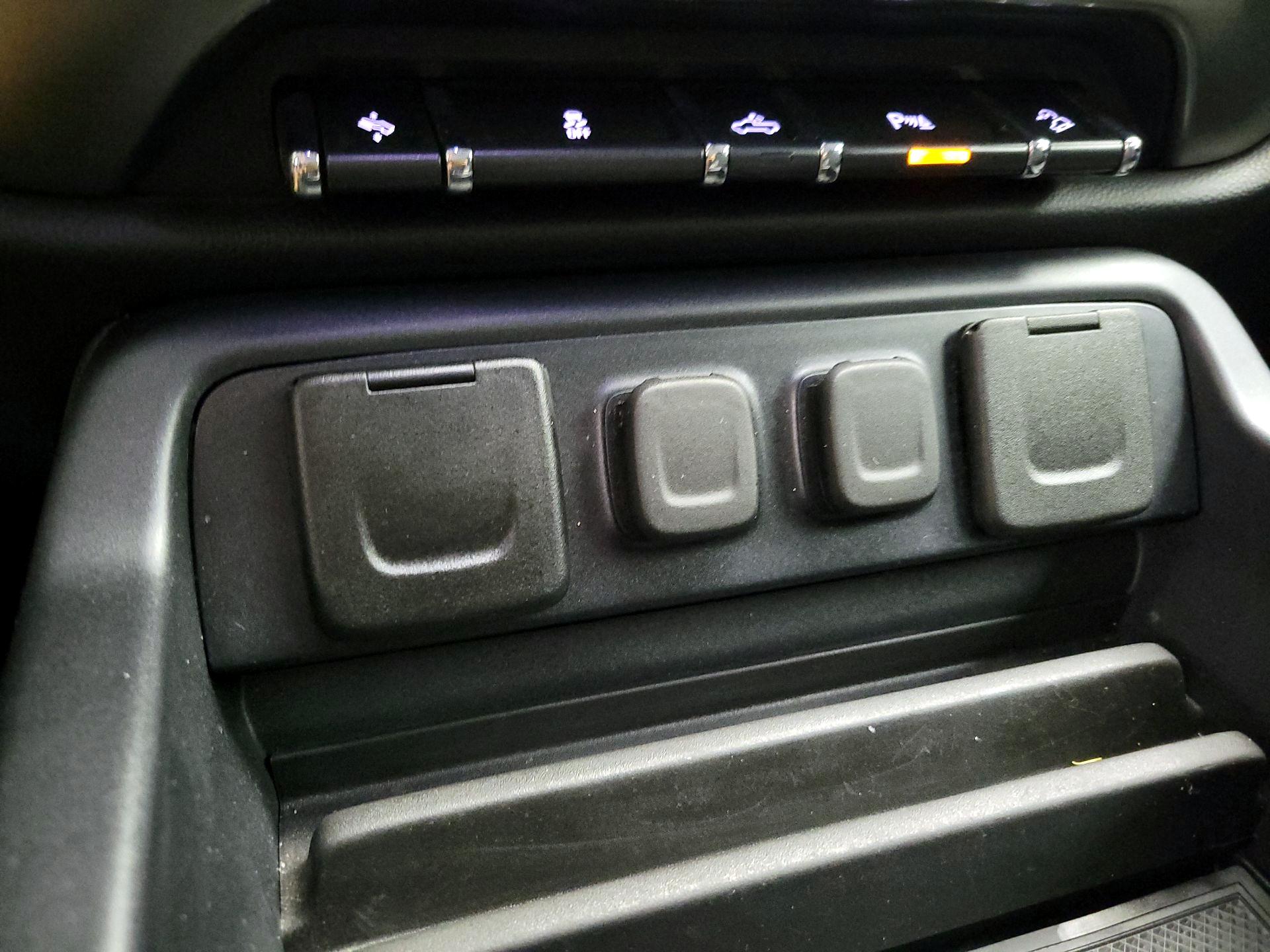 Thumbnail: 2018 Chevrolet Silverado 1500 - 18