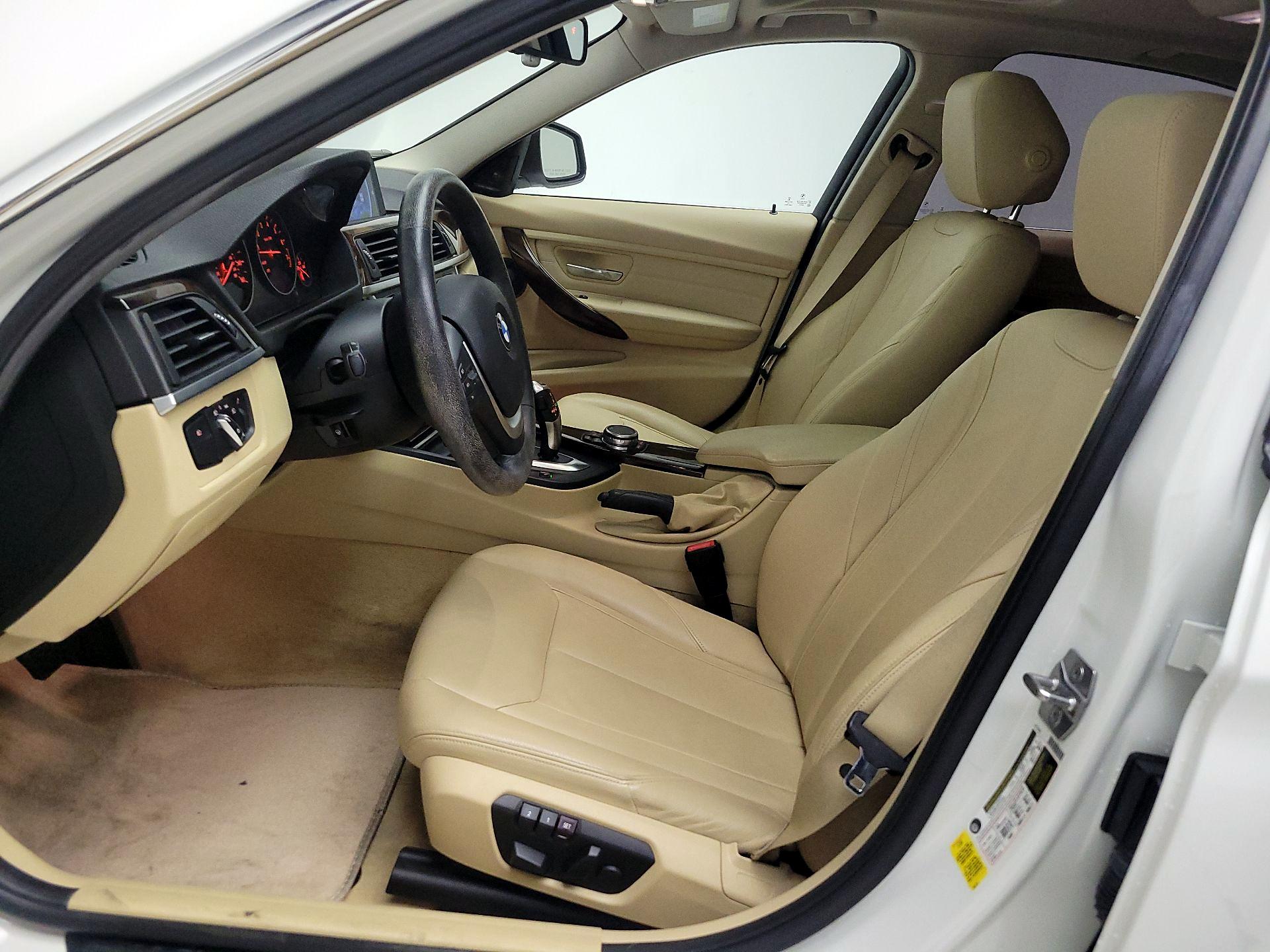 Thumbnail: 2015 BMW 3 Series - 11