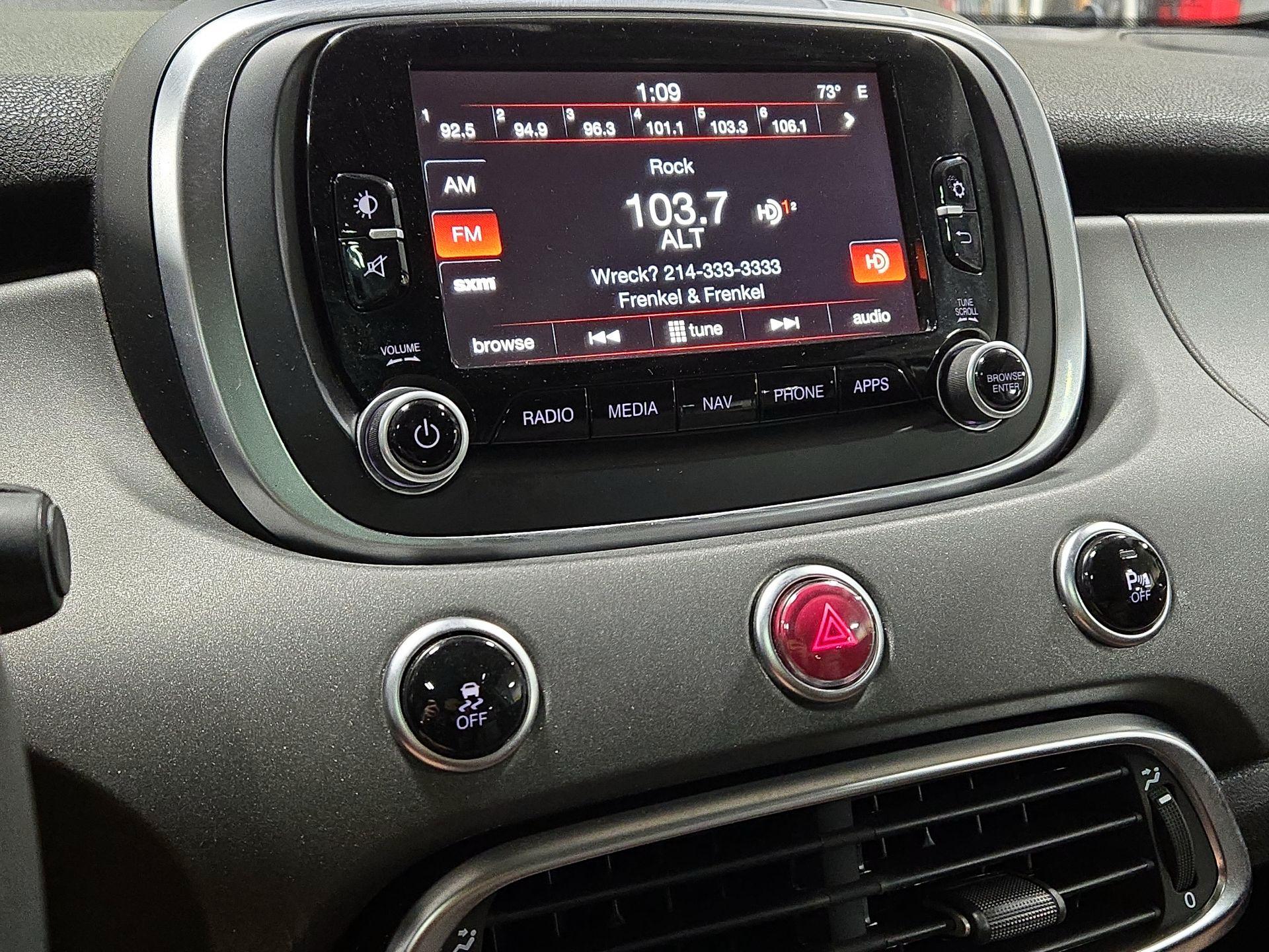 Thumbnail: 2016 Fiat 500X - 16