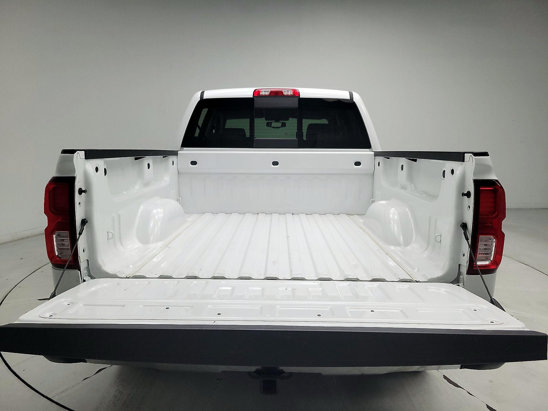 Thumbnail: 2018 Chevrolet Silverado 1500 - 20