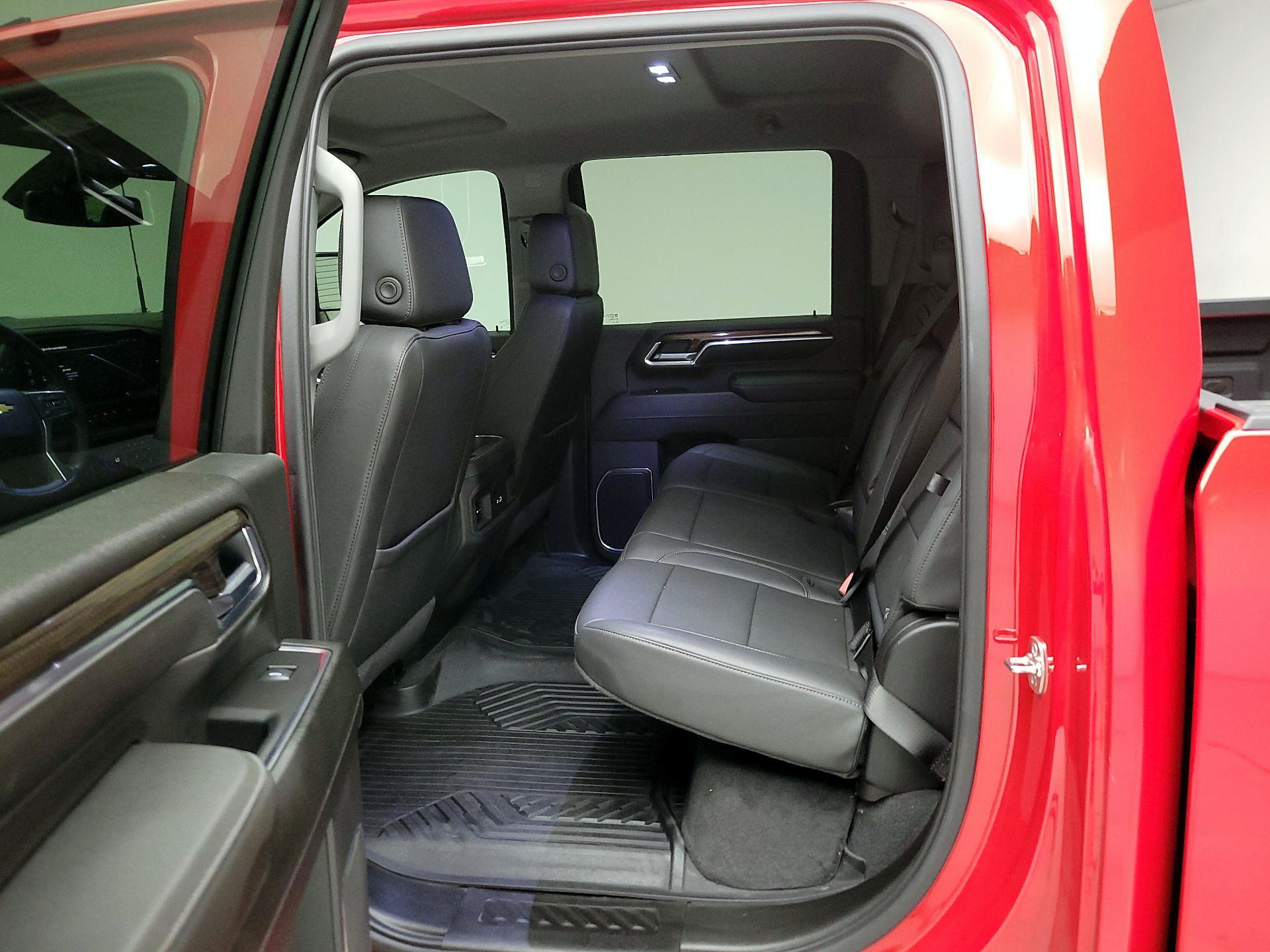 Thumbnail: 2025 Chevrolet Silverado 2500 - 17