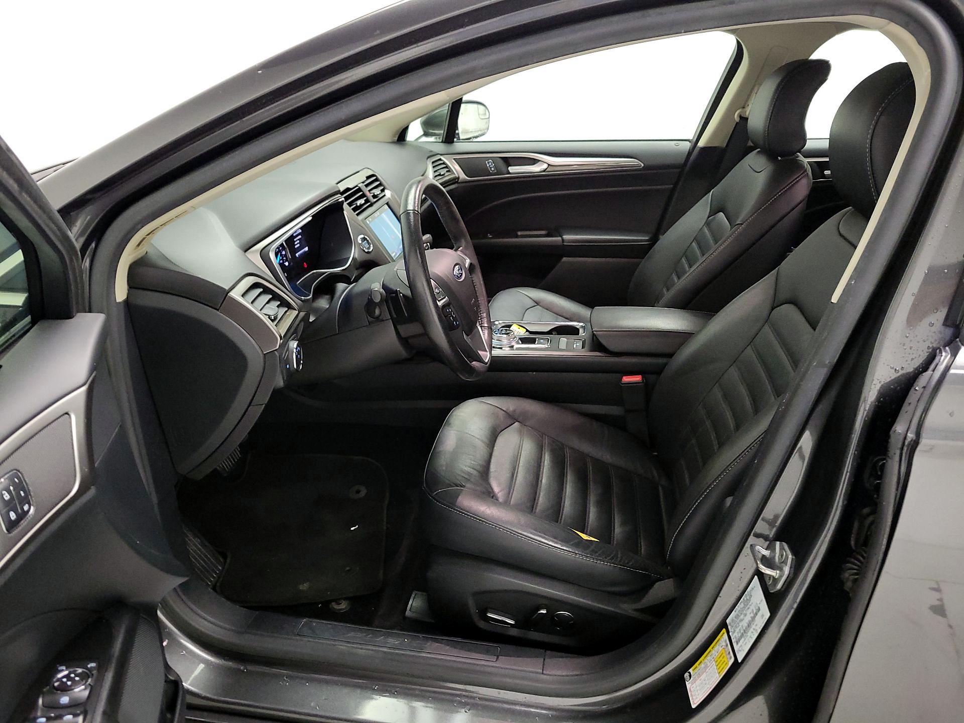 Thumbnail: 2017 Ford Fusion - 11