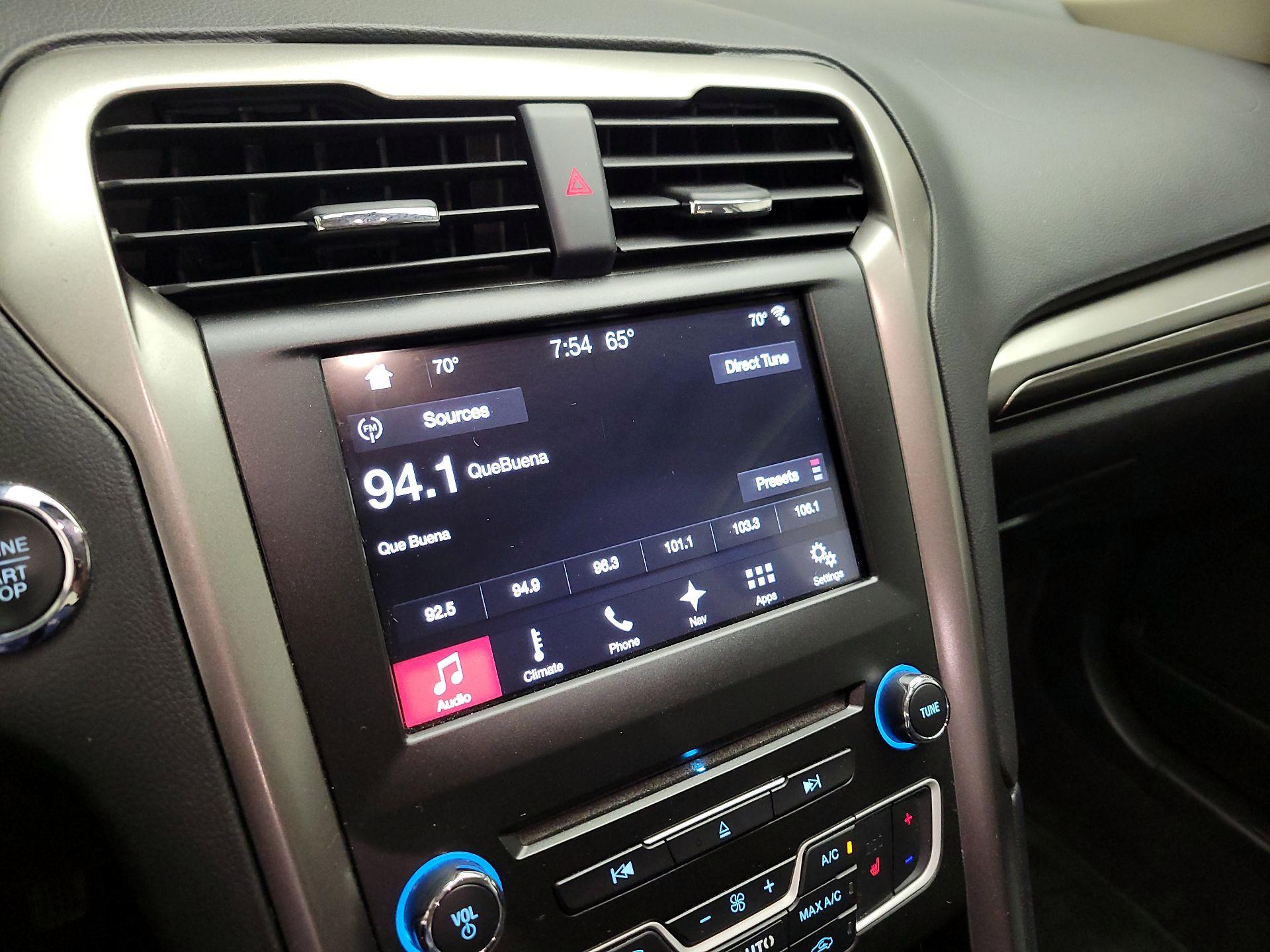 Thumbnail: 2017 Ford Fusion - 16