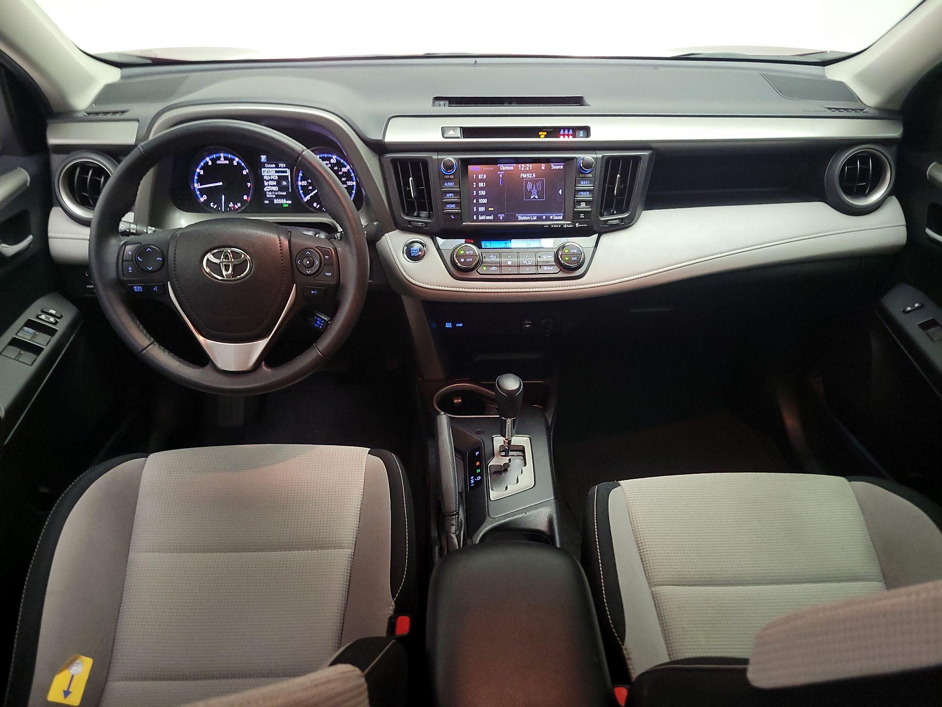 Thumbnail: 2018 Toyota RAV4 - 9