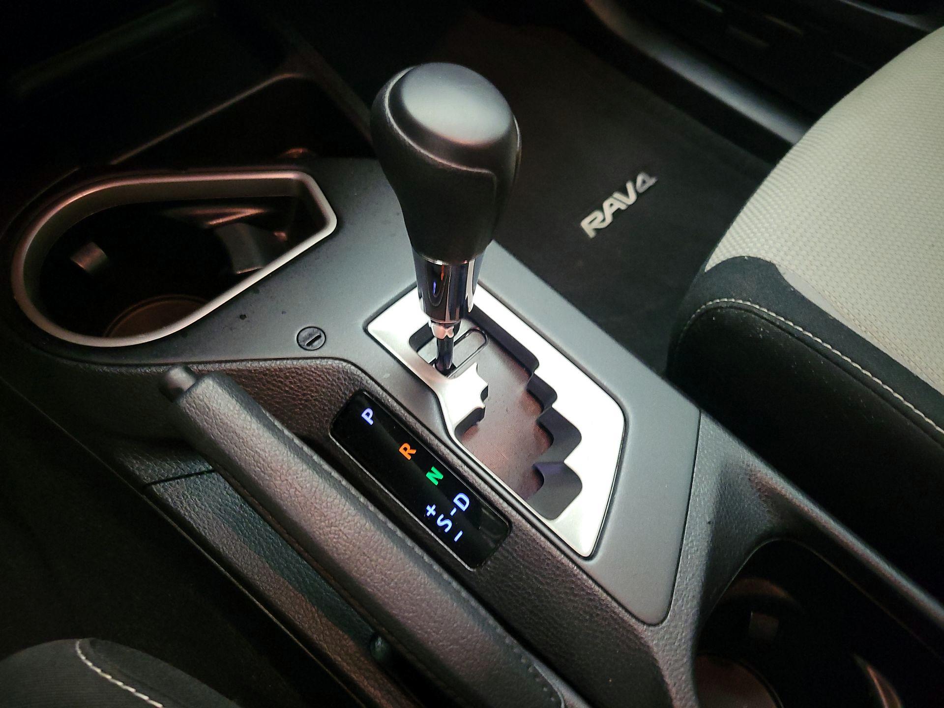 Thumbnail: 2018 Toyota RAV4 - 18