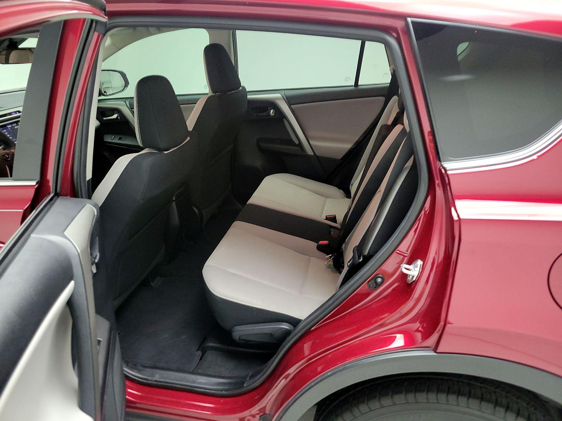 Thumbnail: 2018 Toyota RAV4 - 20