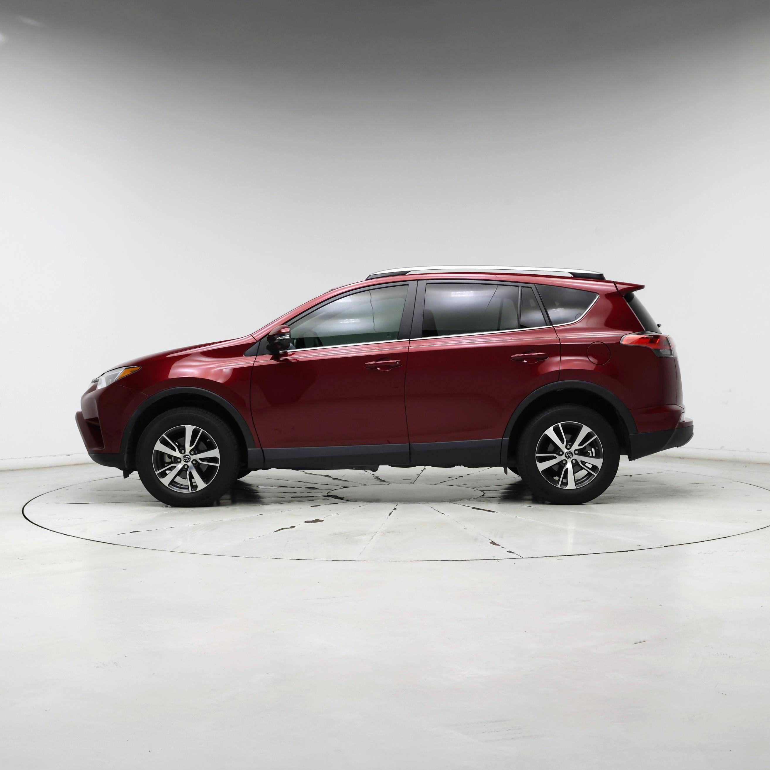 Thumbnail: 2018 Toyota RAV4 - 3