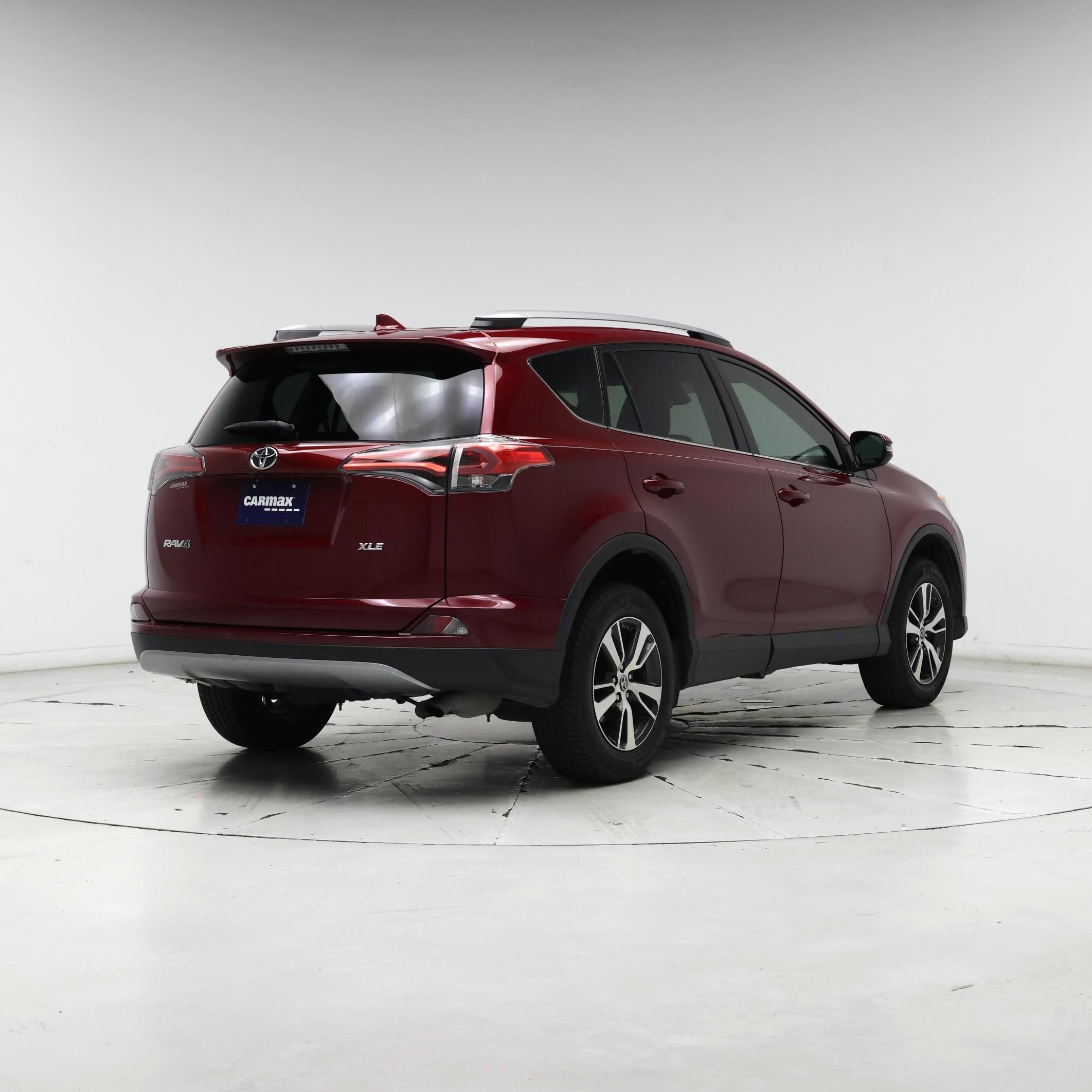 Thumbnail: 2018 Toyota RAV4 - 8