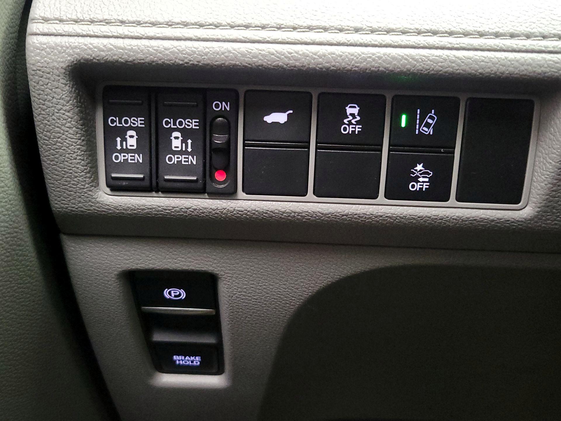 Thumbnail: 2019 Honda Odyssey - 13