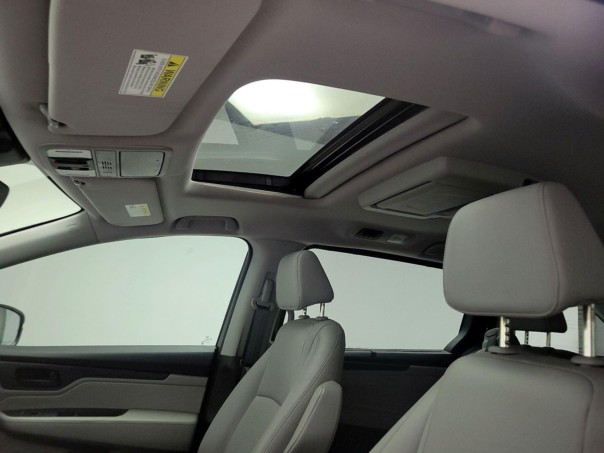 Thumbnail: 2019 Honda Odyssey - 19