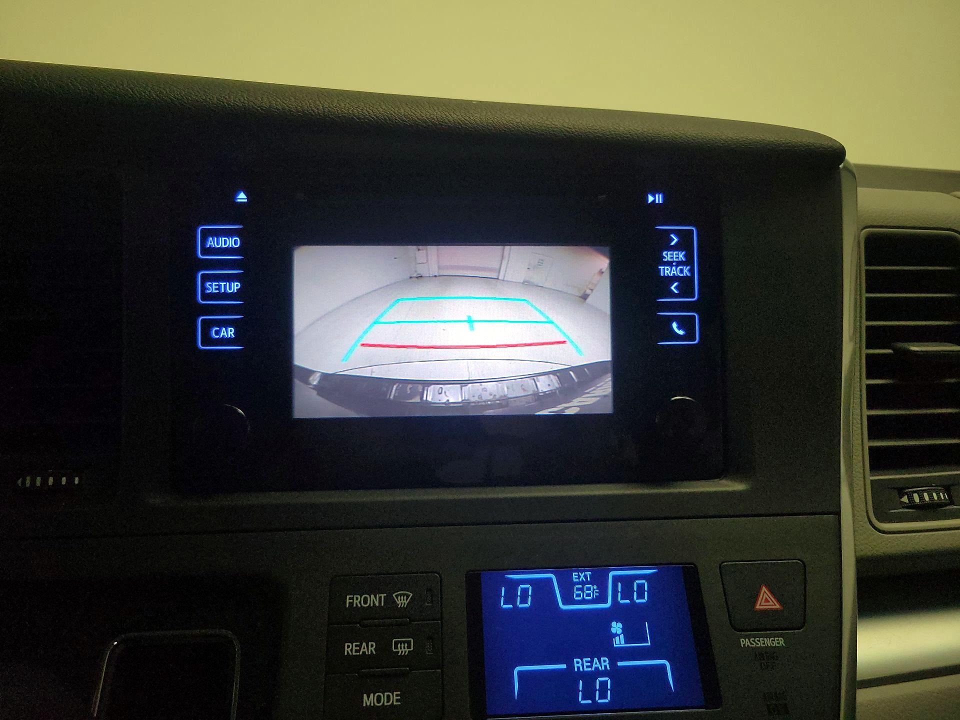 Thumbnail: 2017 Toyota Sienna - 14