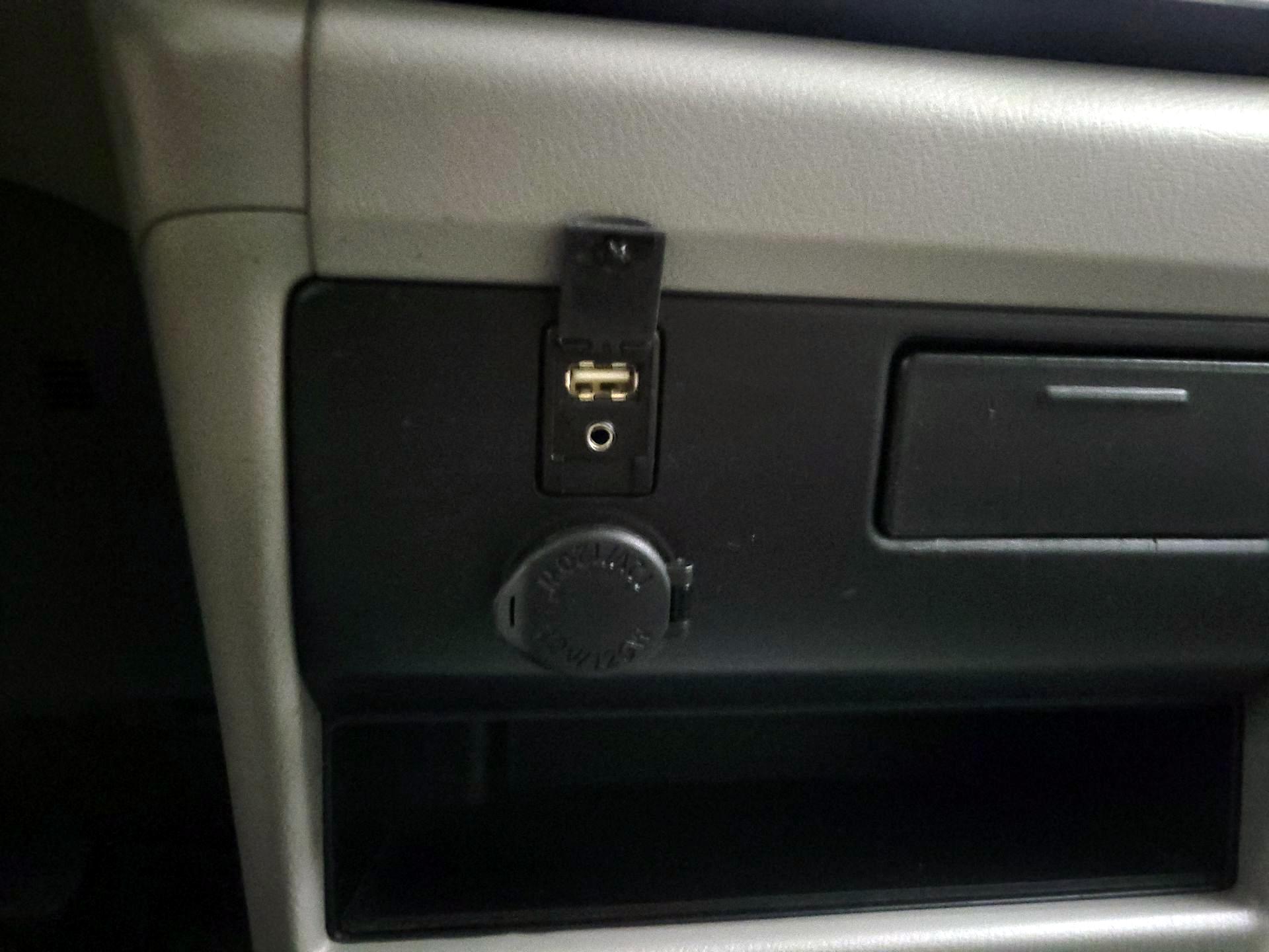 Thumbnail: 2017 Toyota Sienna - 18