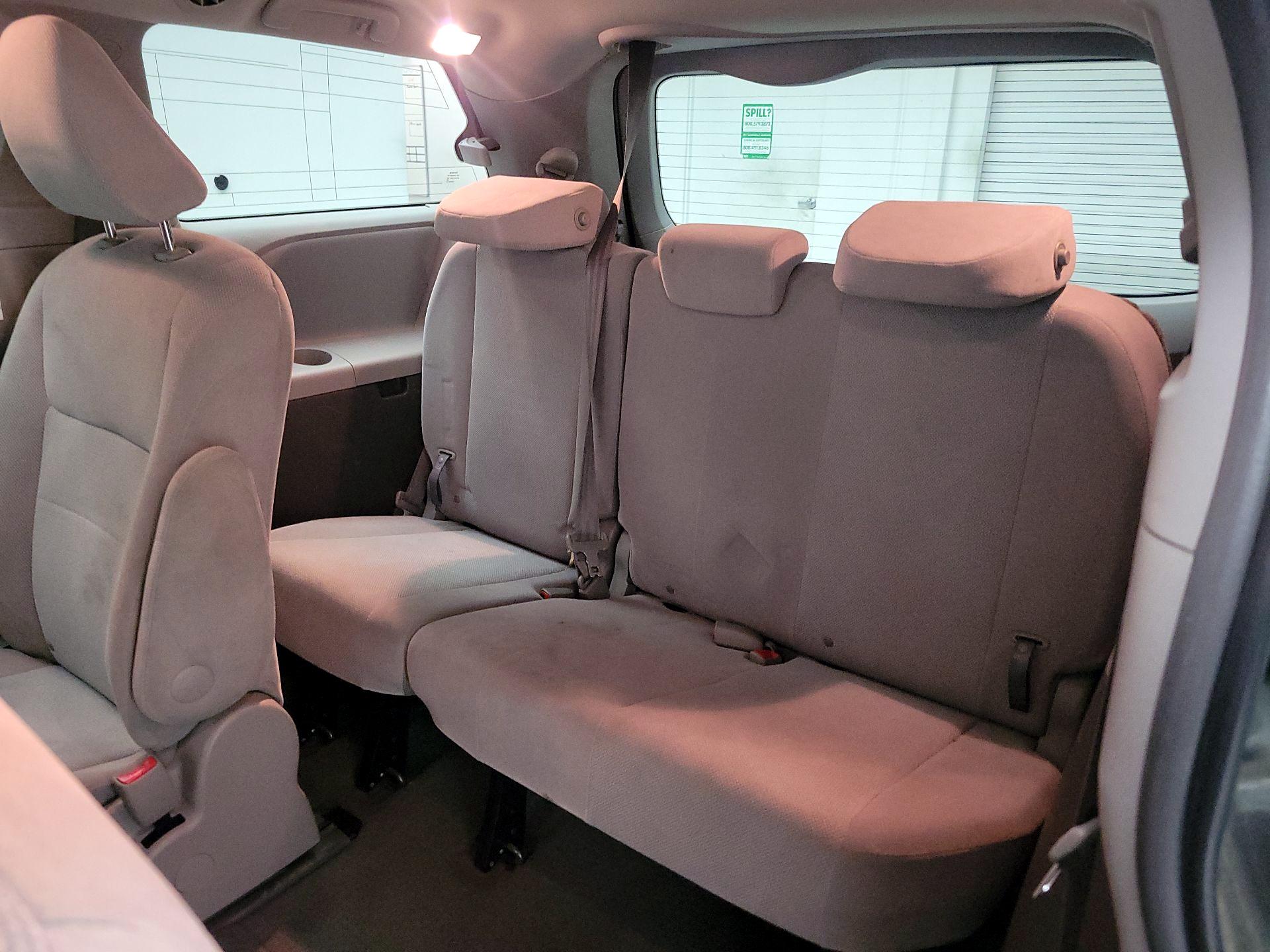 Thumbnail: 2017 Toyota Sienna - 20