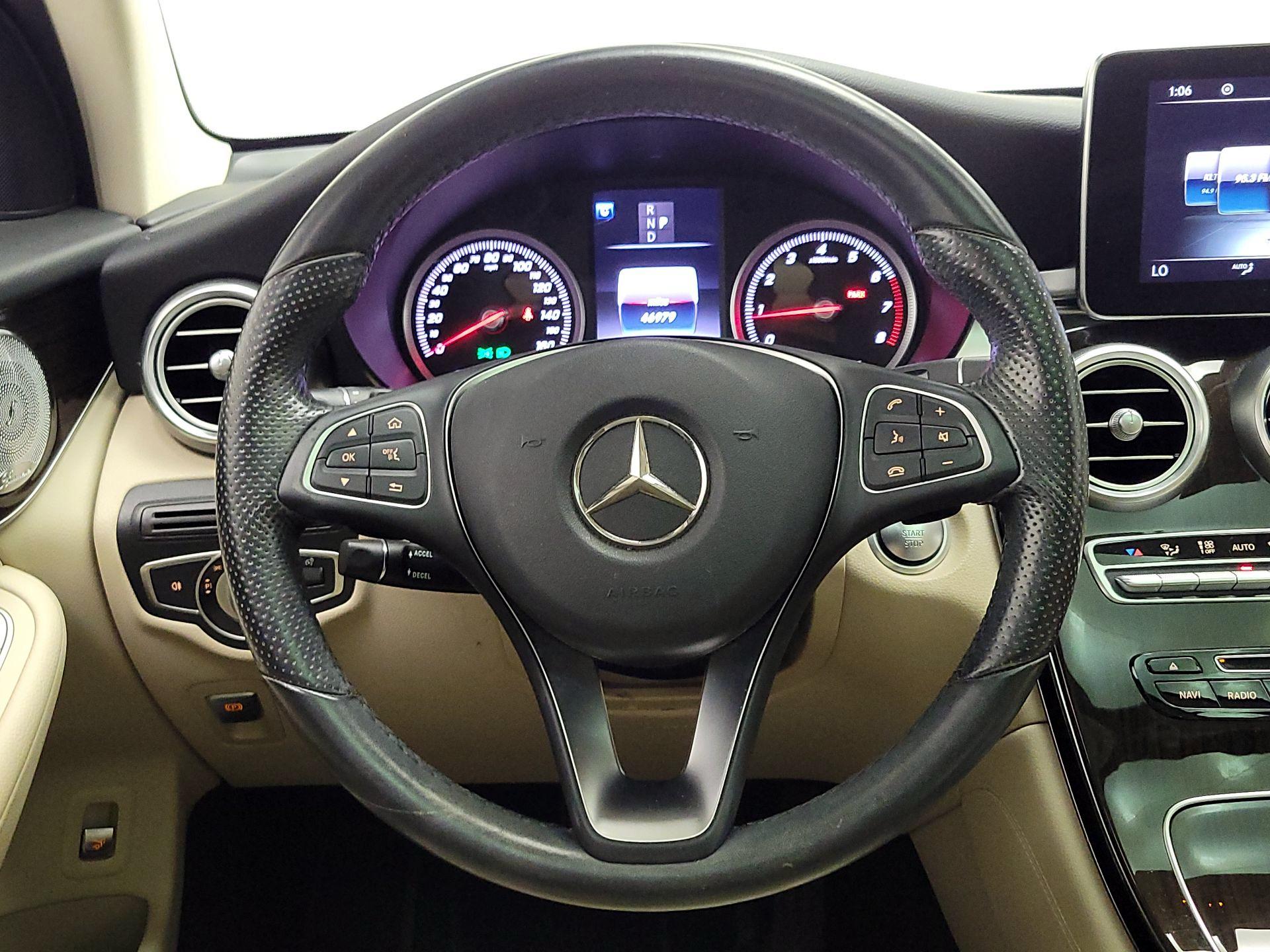 Thumbnail: 2016 Mercedes-Benz GLC - 10