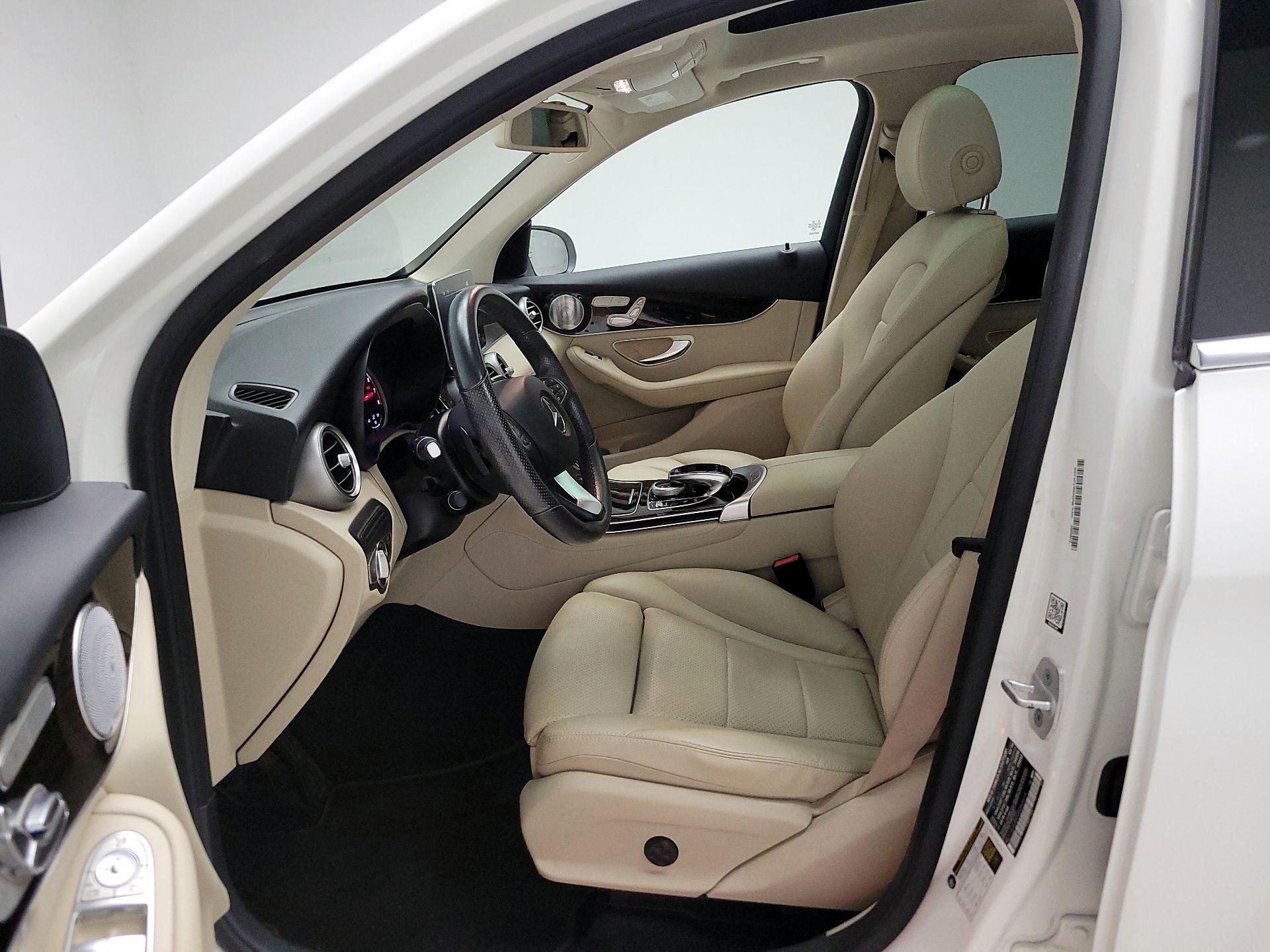 Thumbnail: 2016 Mercedes-Benz GLC - 11