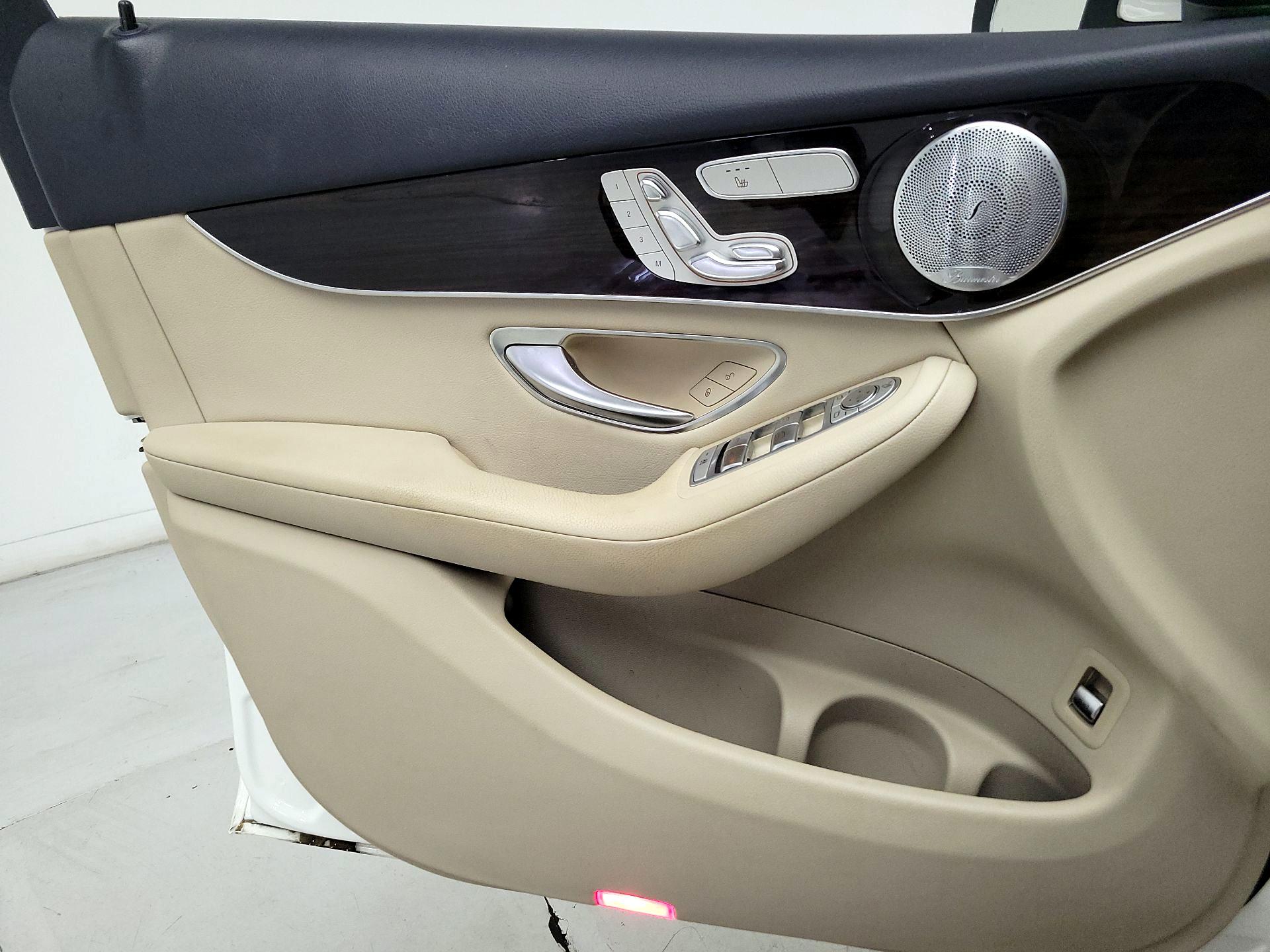 Thumbnail: 2016 Mercedes-Benz GLC - 12