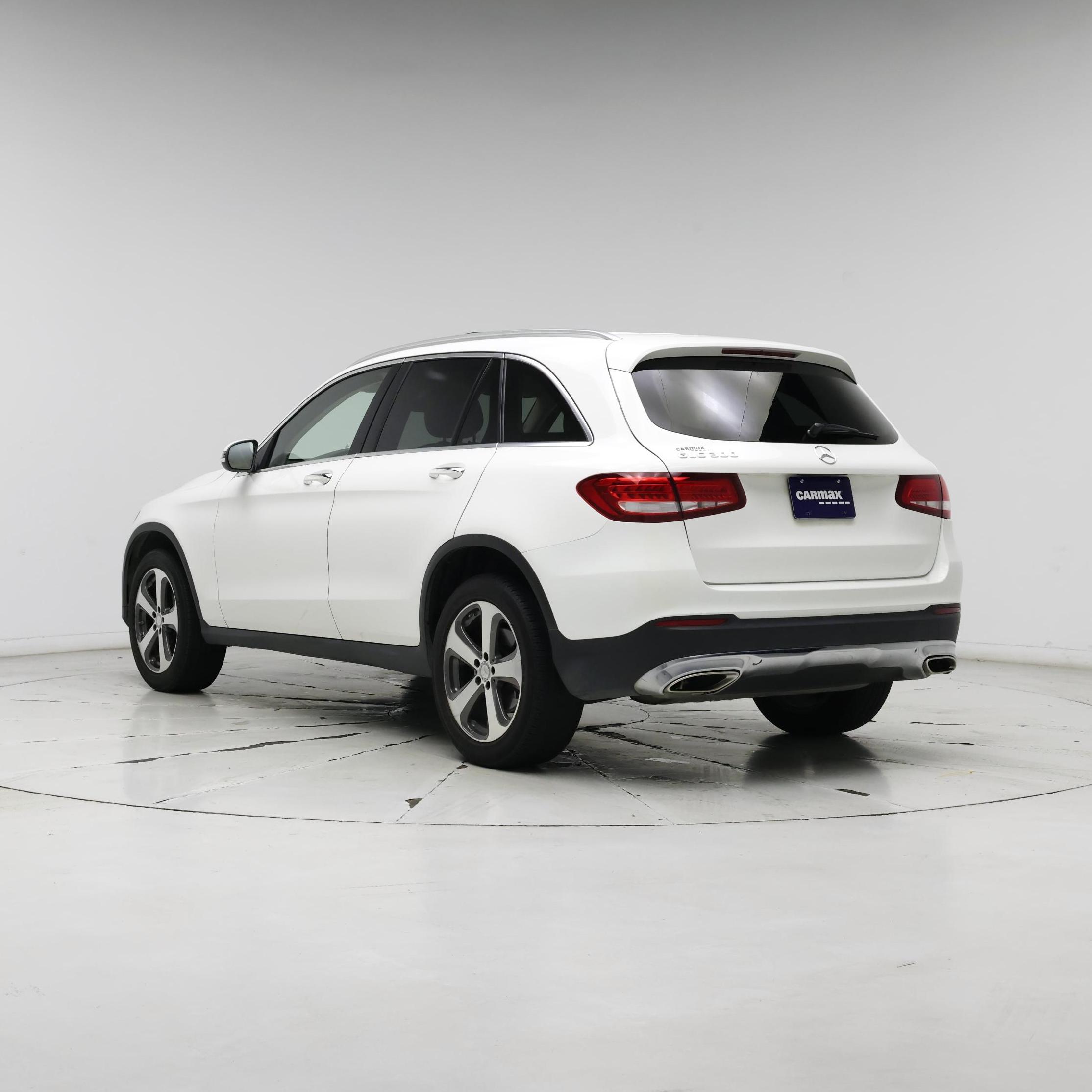 Thumbnail: 2016 Mercedes-Benz GLC - 2