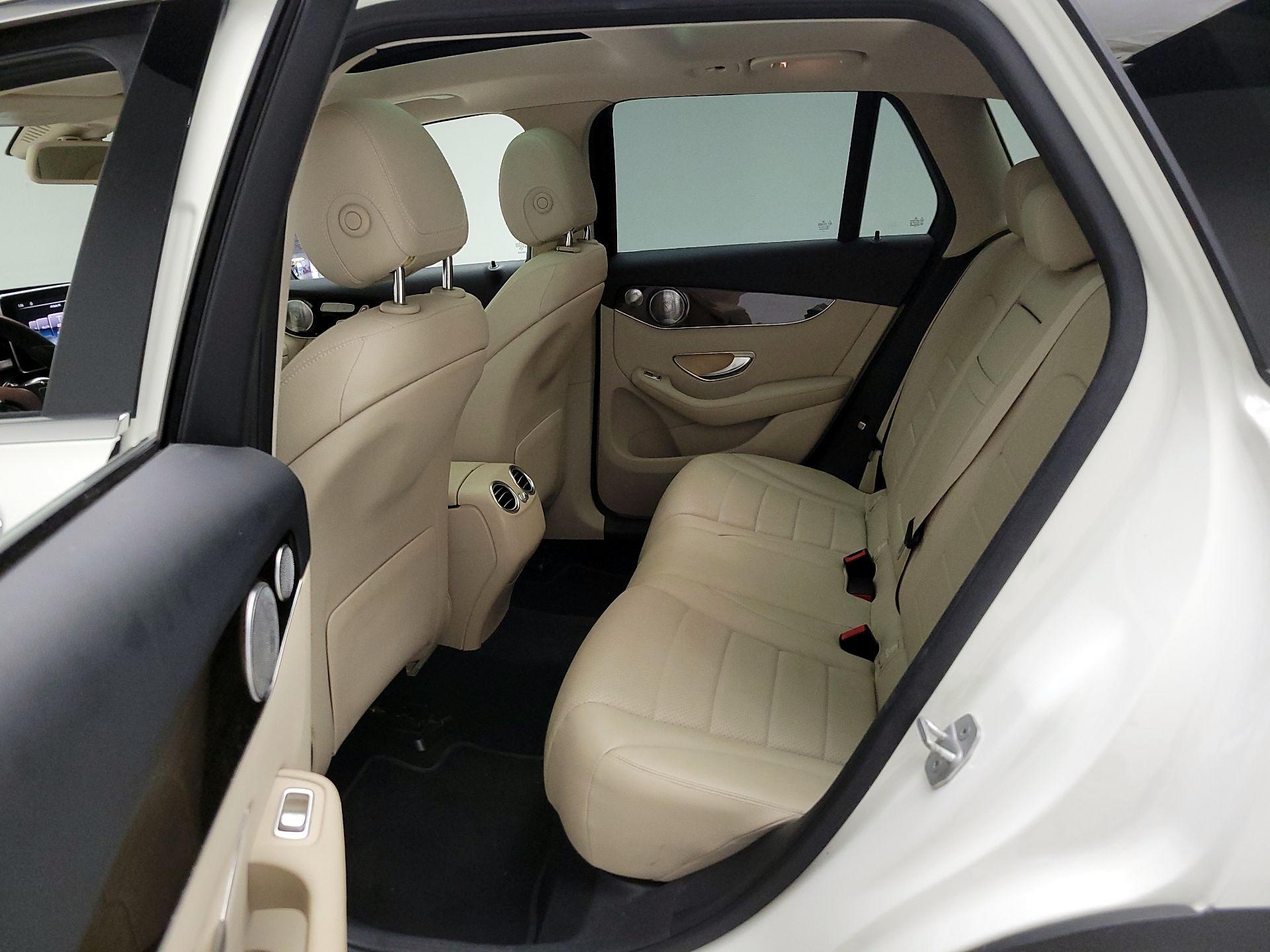 Thumbnail: 2016 Mercedes-Benz GLC - 20