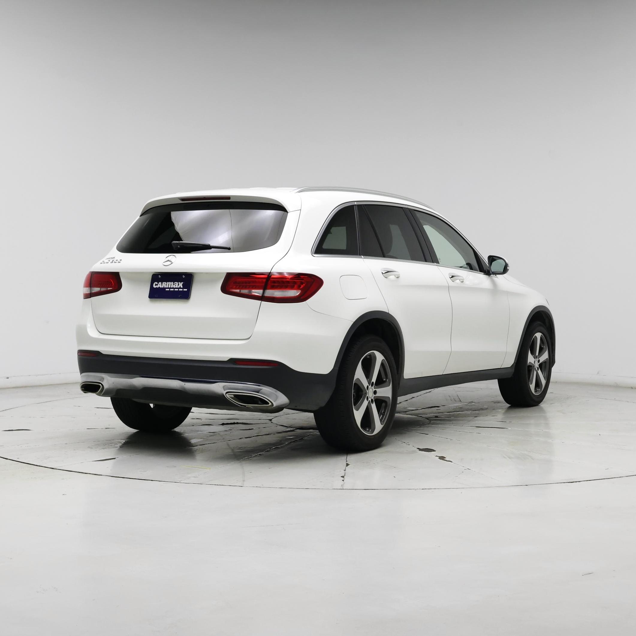 Thumbnail: 2016 Mercedes-Benz GLC - 8