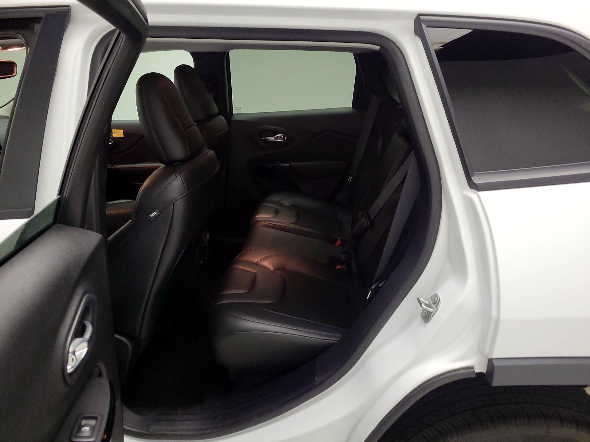 Thumbnail: 2021 Jeep Cherokee - 18