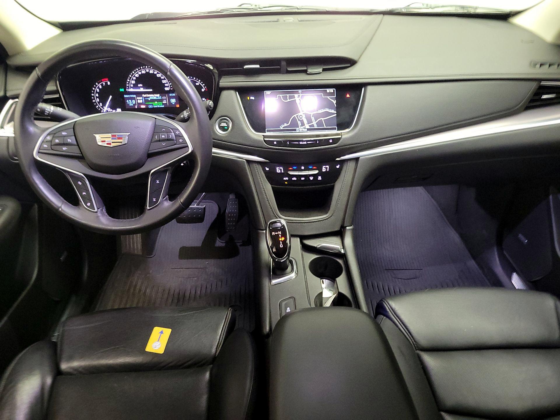 Thumbnail: 2017 Cadillac XT5 - 9