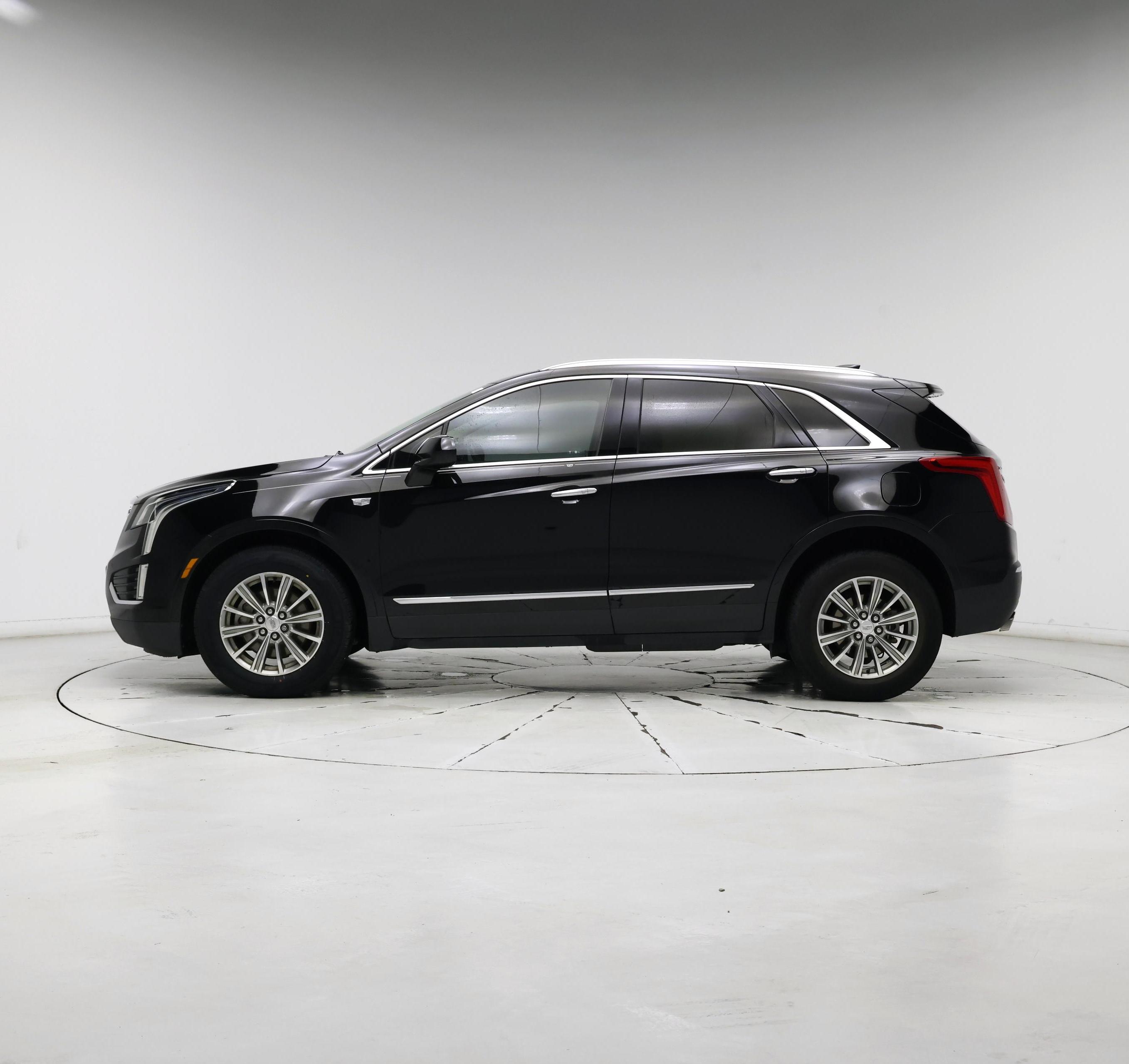 Thumbnail: 2017 Cadillac XT5 - 3