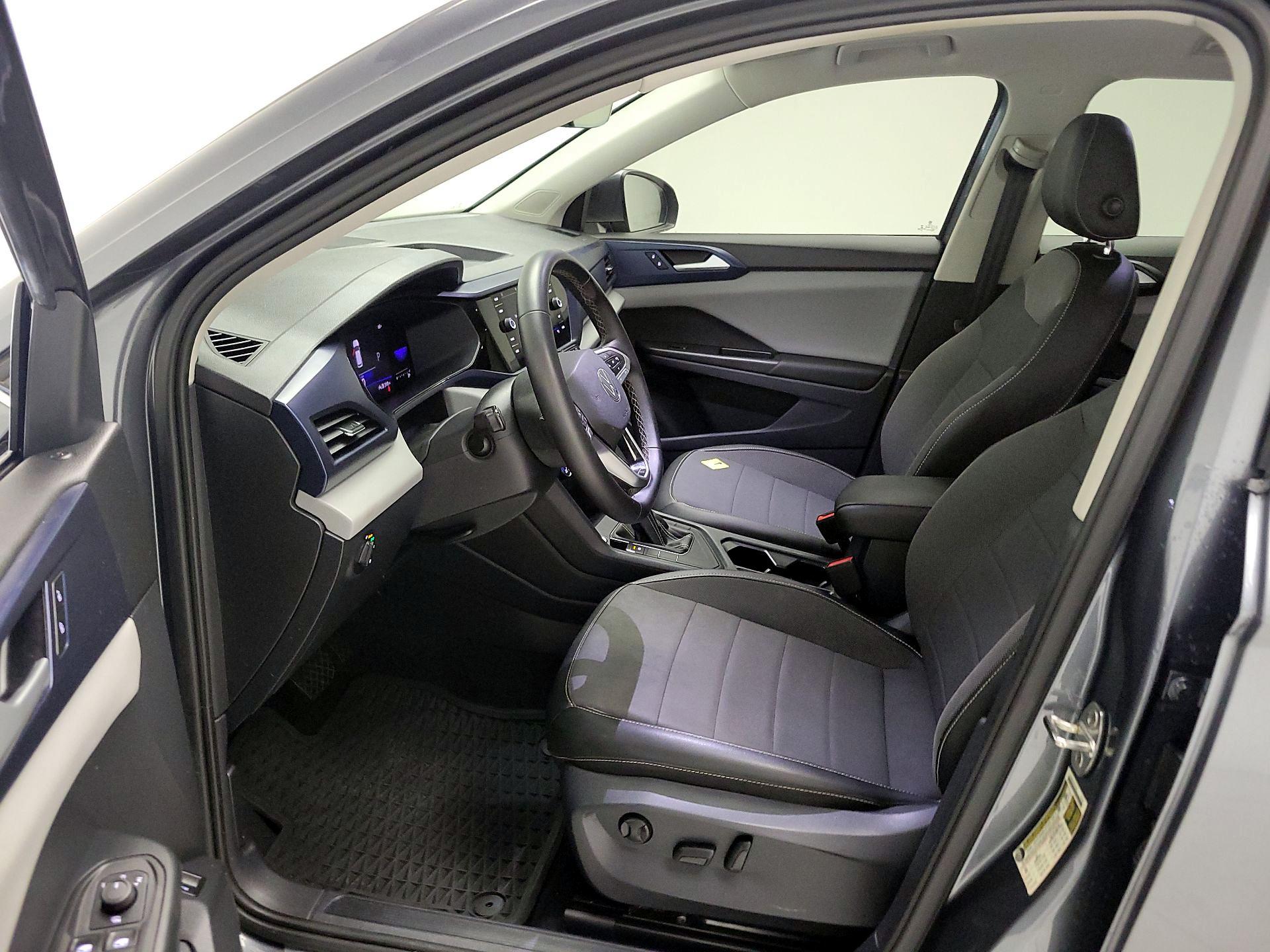 Thumbnail: 2022 Volkswagen Taos - 11