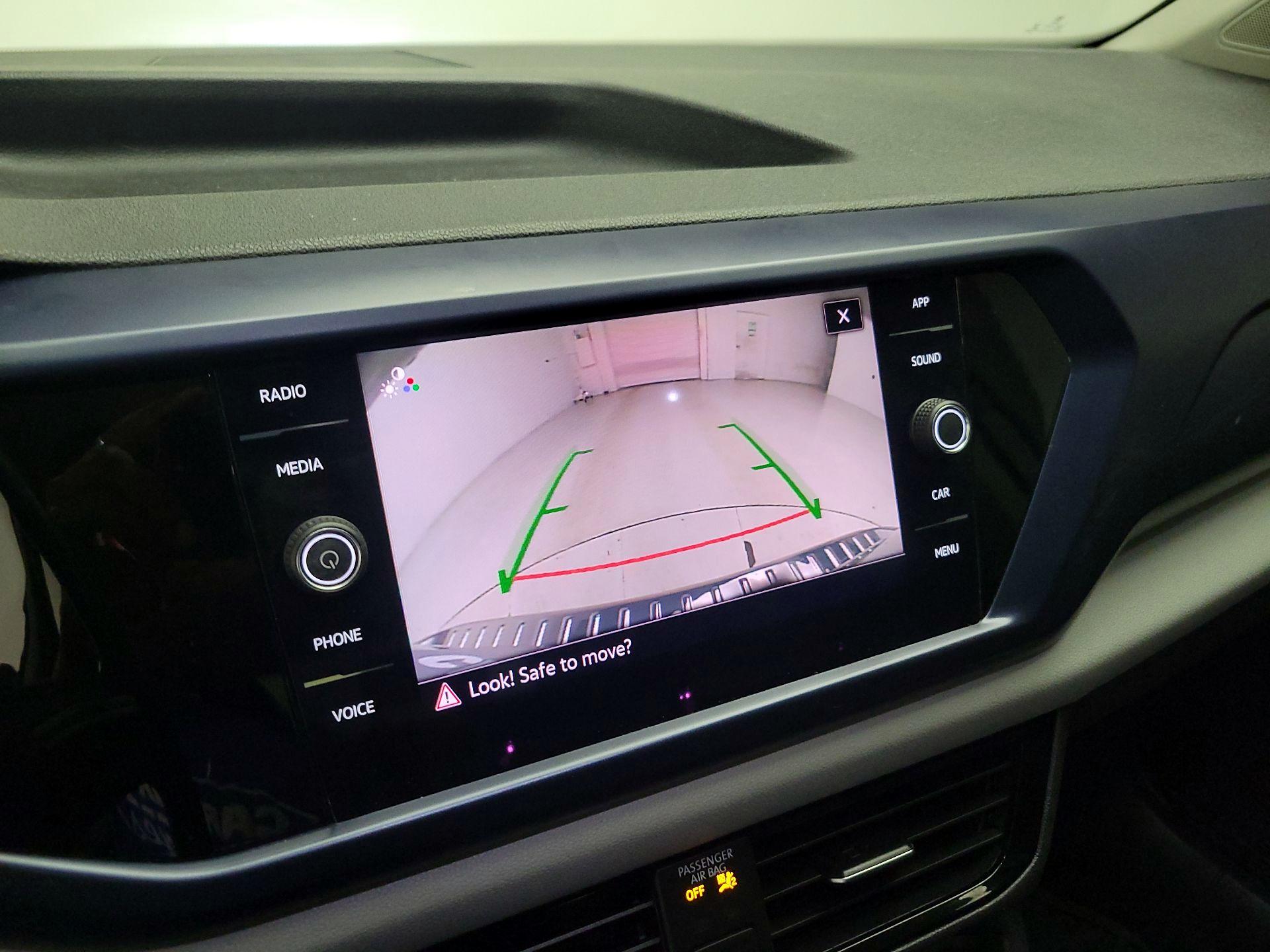 Thumbnail: 2022 Volkswagen Taos - 14