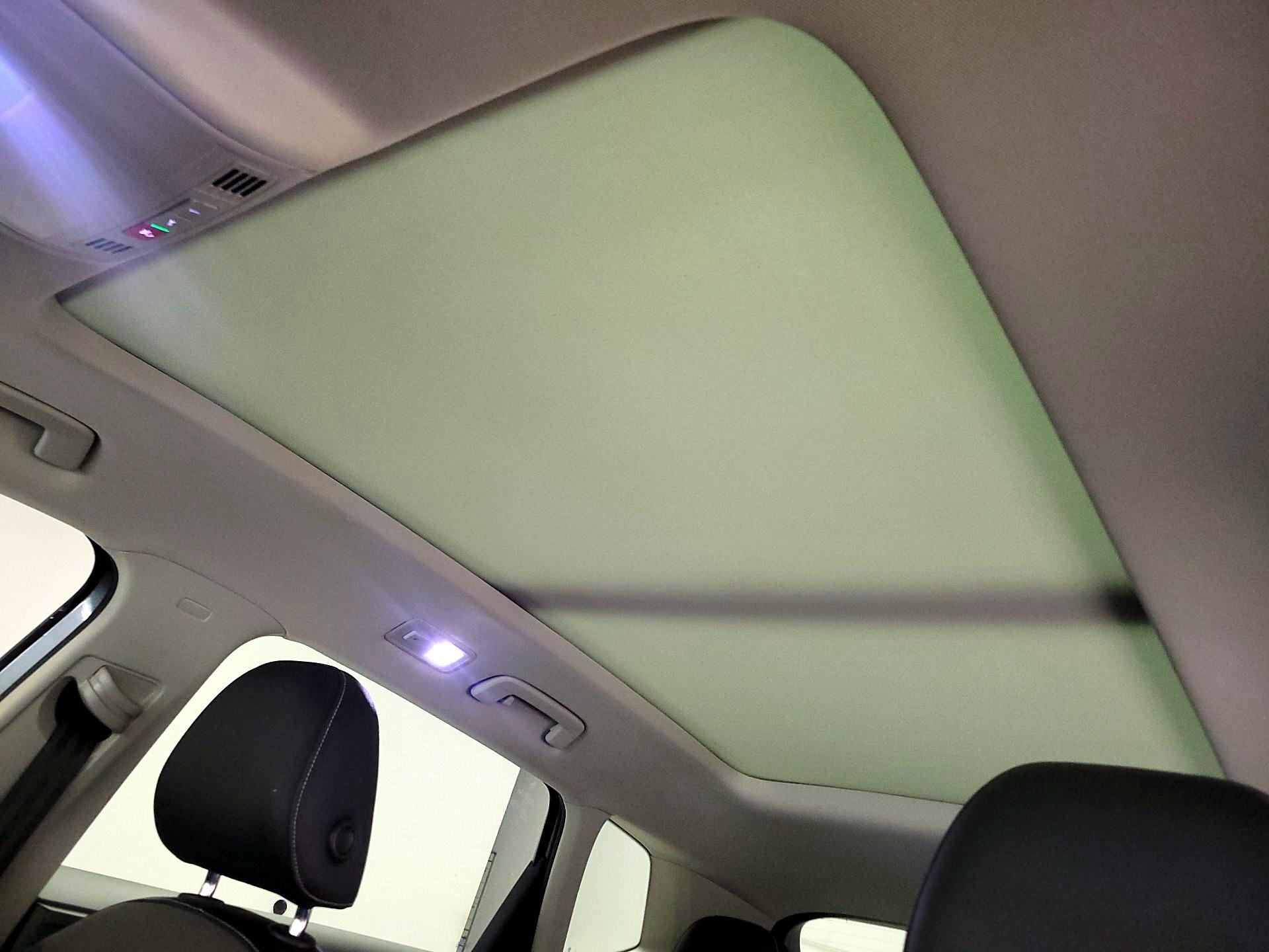 Thumbnail: 2022 Volkswagen Taos - 18