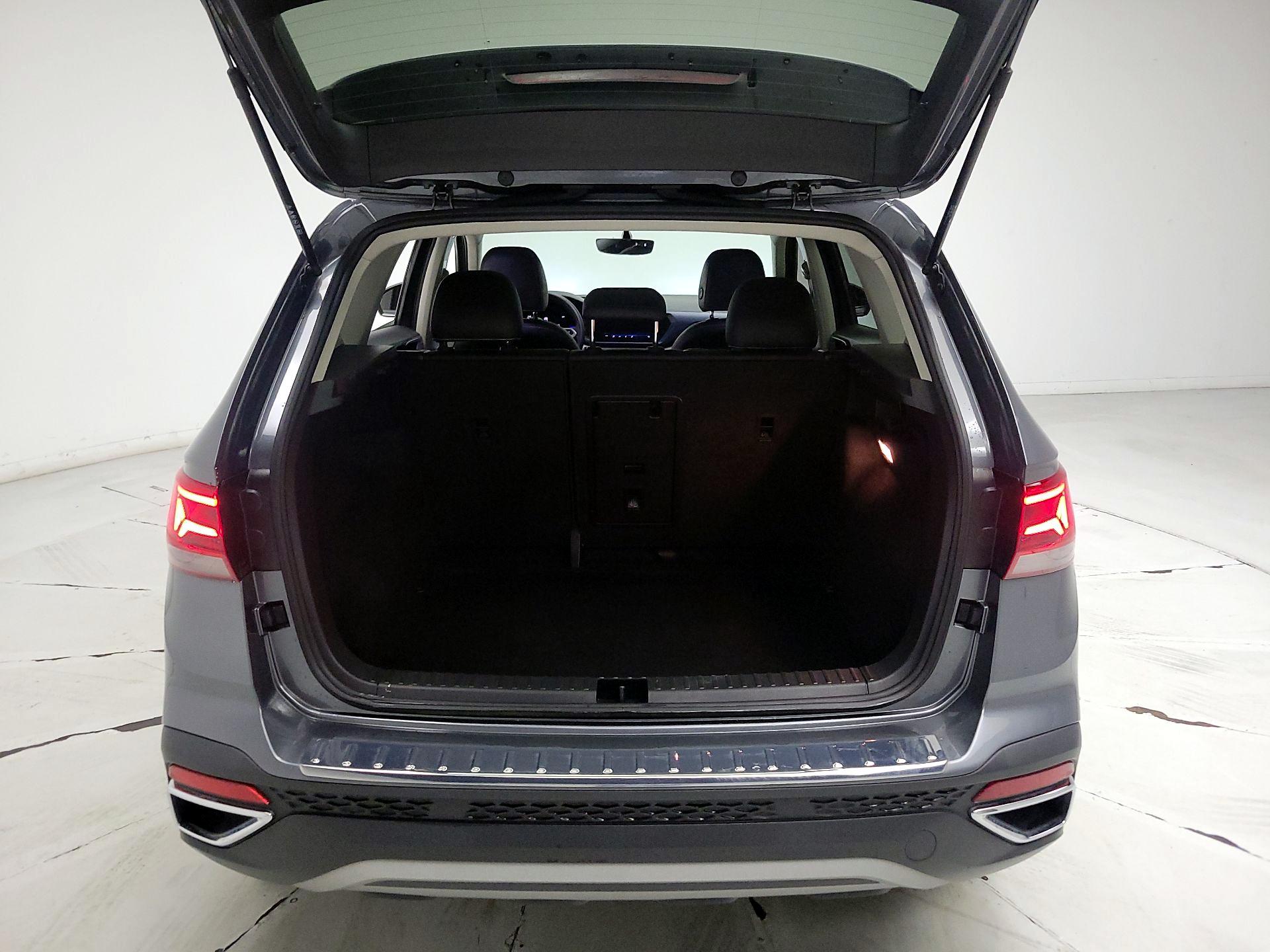 Thumbnail: 2022 Volkswagen Taos - 20