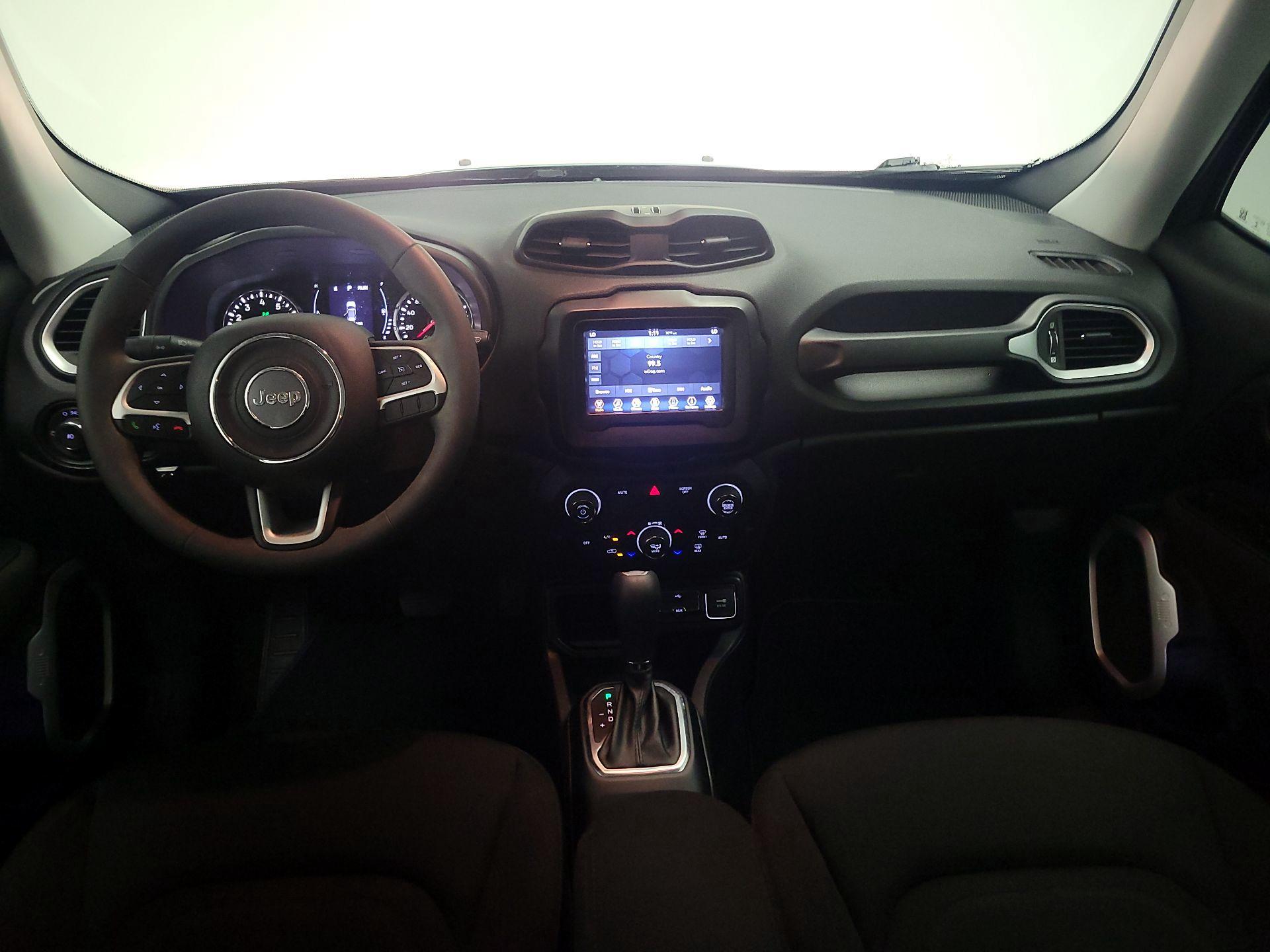 Thumbnail: 2018 Jeep Renegade - 9