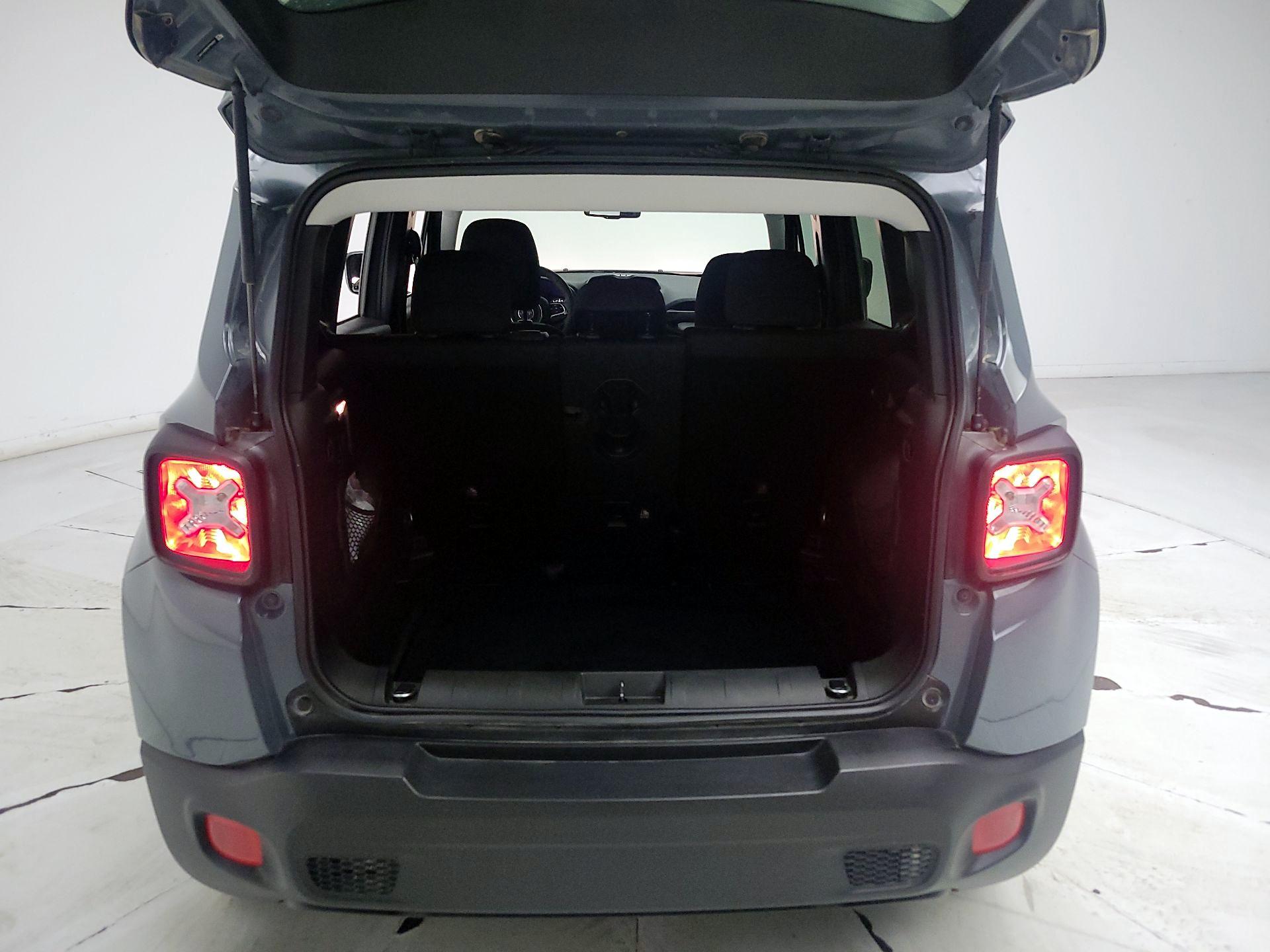 Thumbnail: 2018 Jeep Renegade - 19