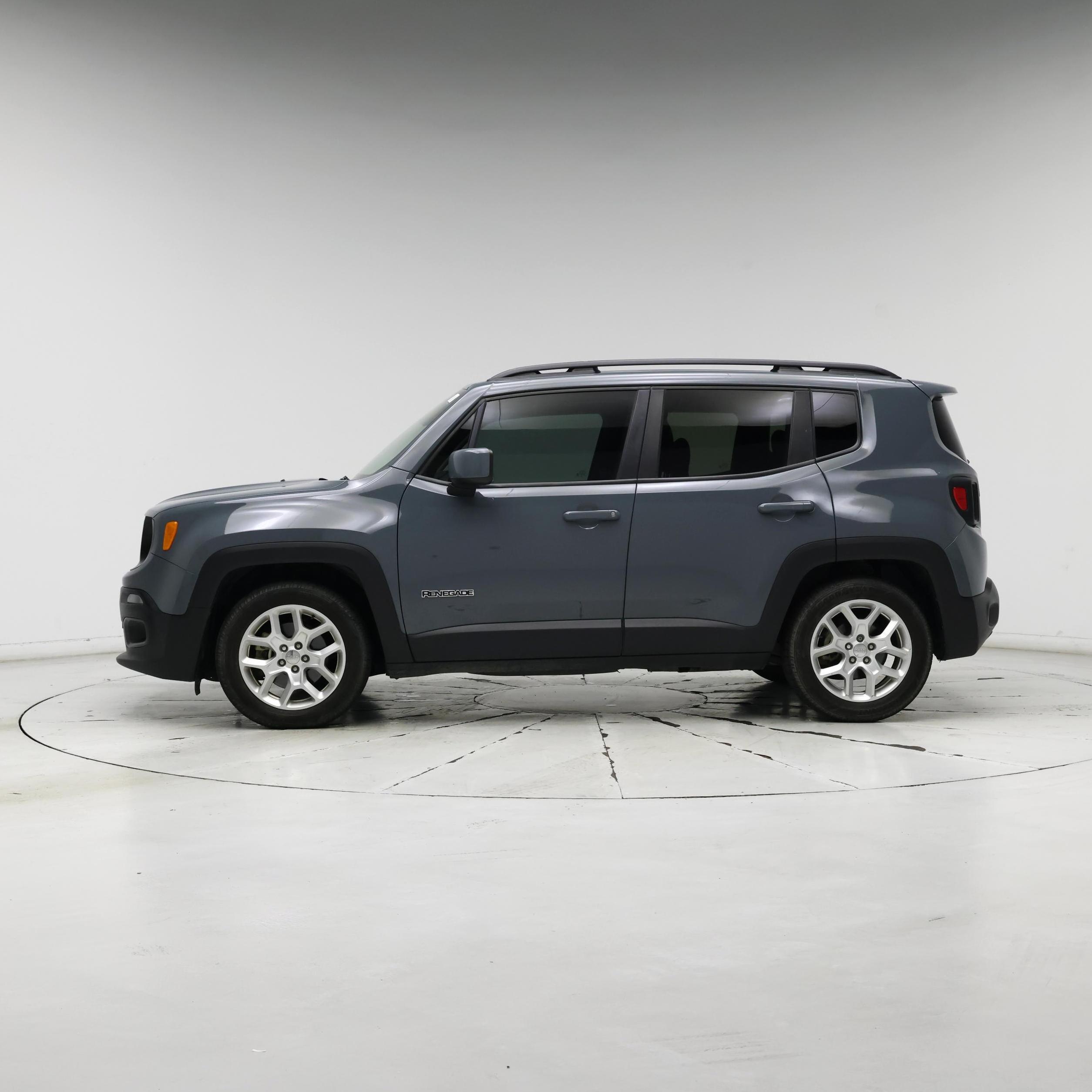 Thumbnail: 2018 Jeep Renegade - 3