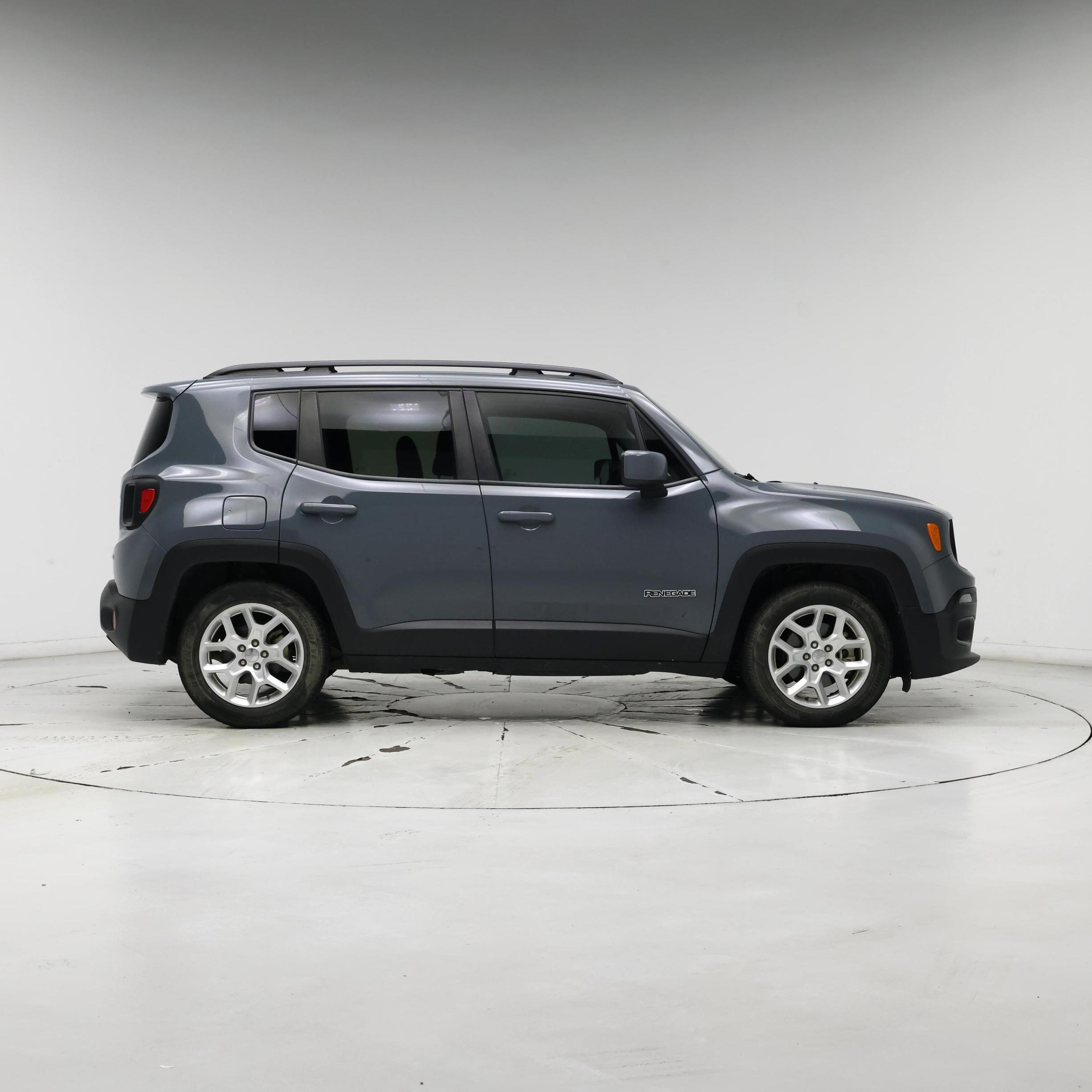 Thumbnail: 2018 Jeep Renegade - 7