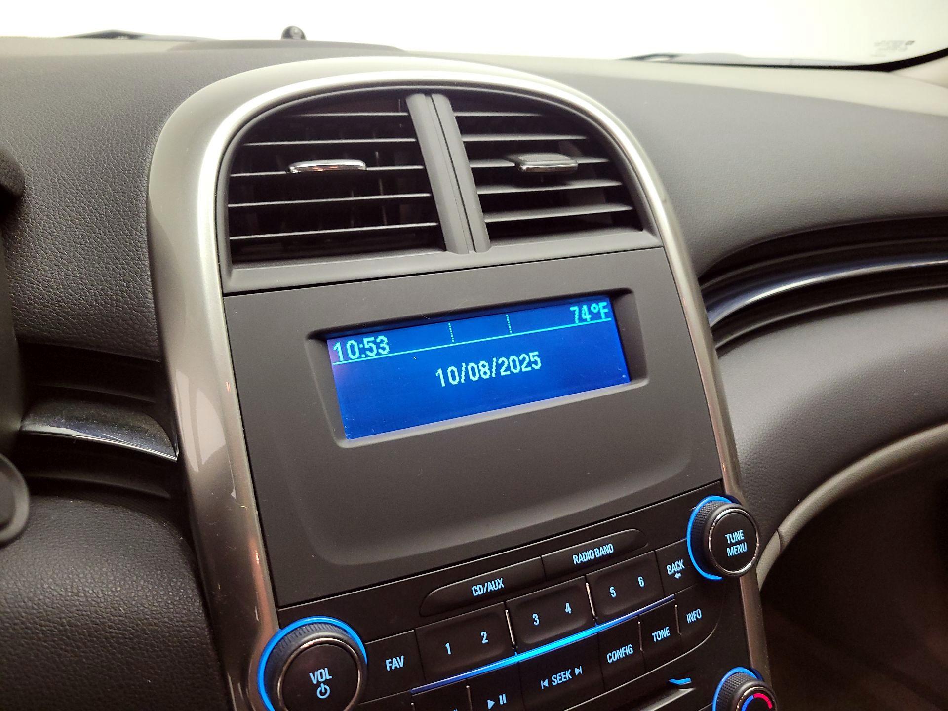 Thumbnail: 2014 Chevrolet Malibu - 14