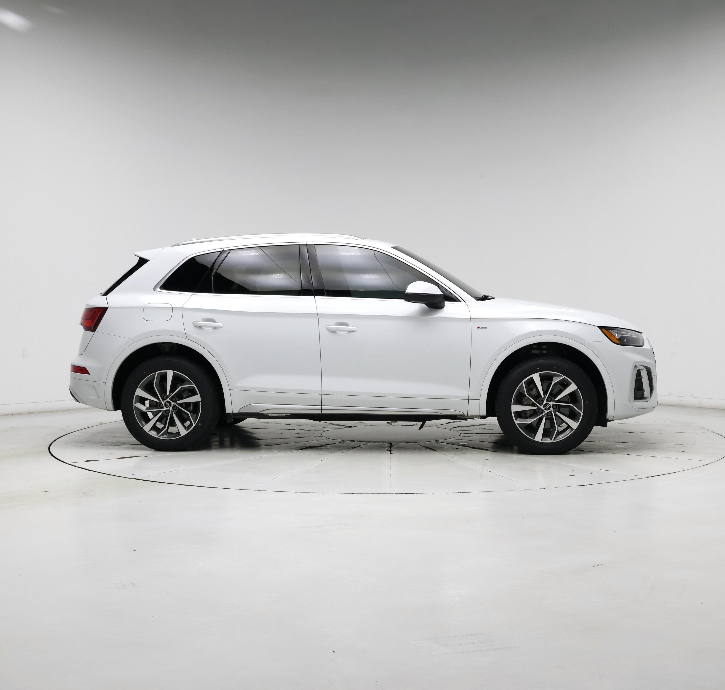 Thumbnail: 2022 Audi Q5 - 7