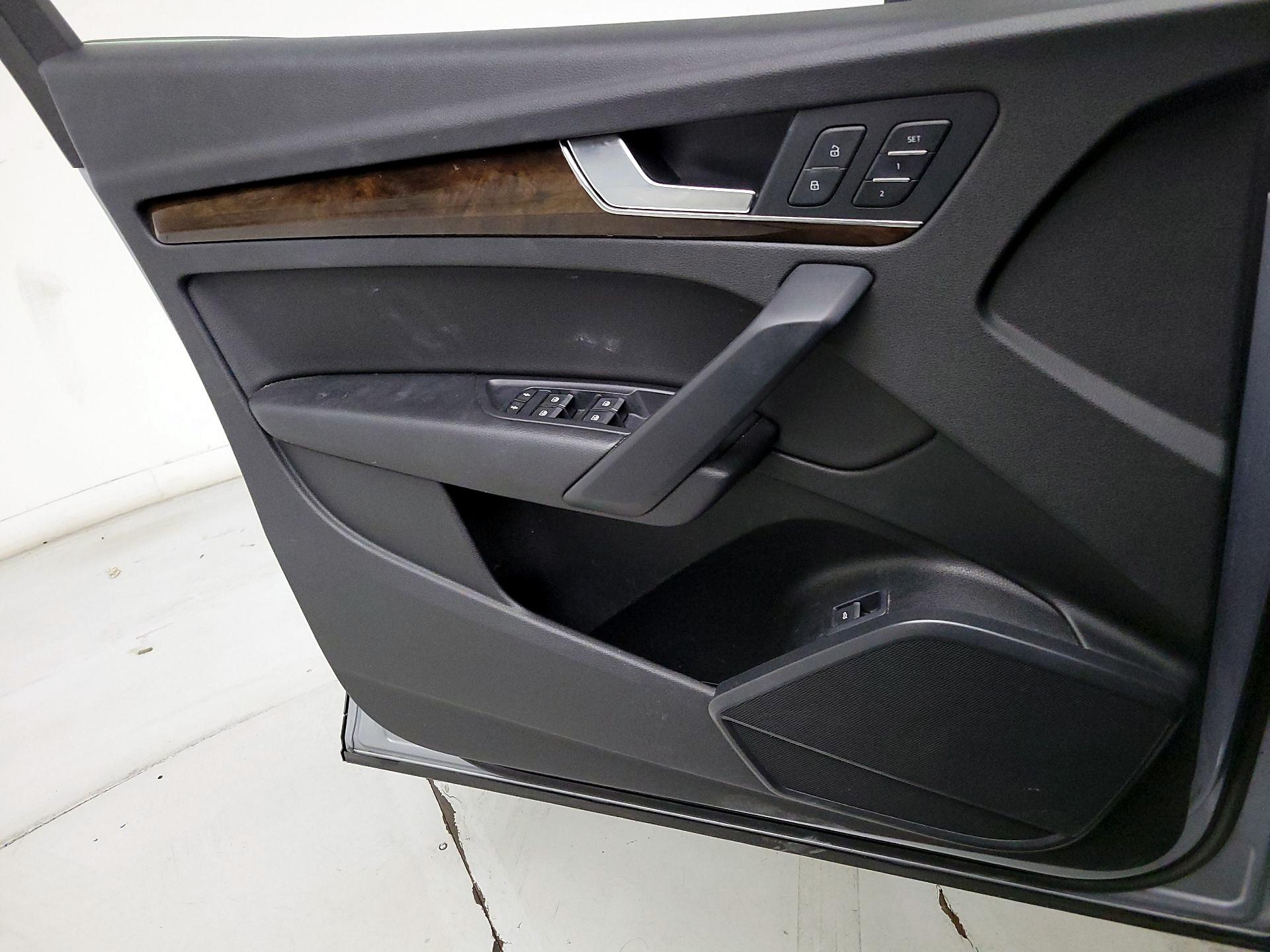 Thumbnail: 2019 Audi Q5 - 12