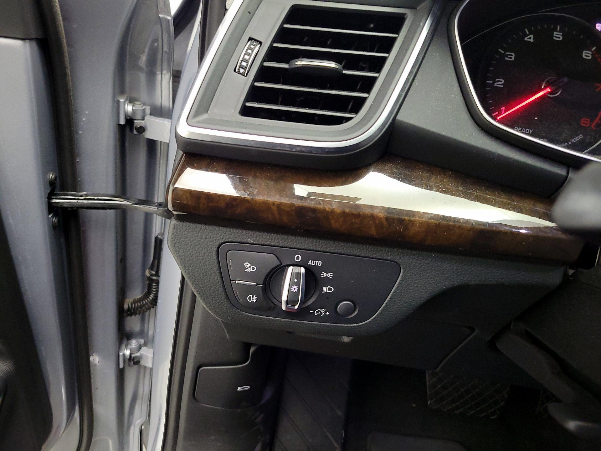 Thumbnail: 2019 Audi Q5 - 13