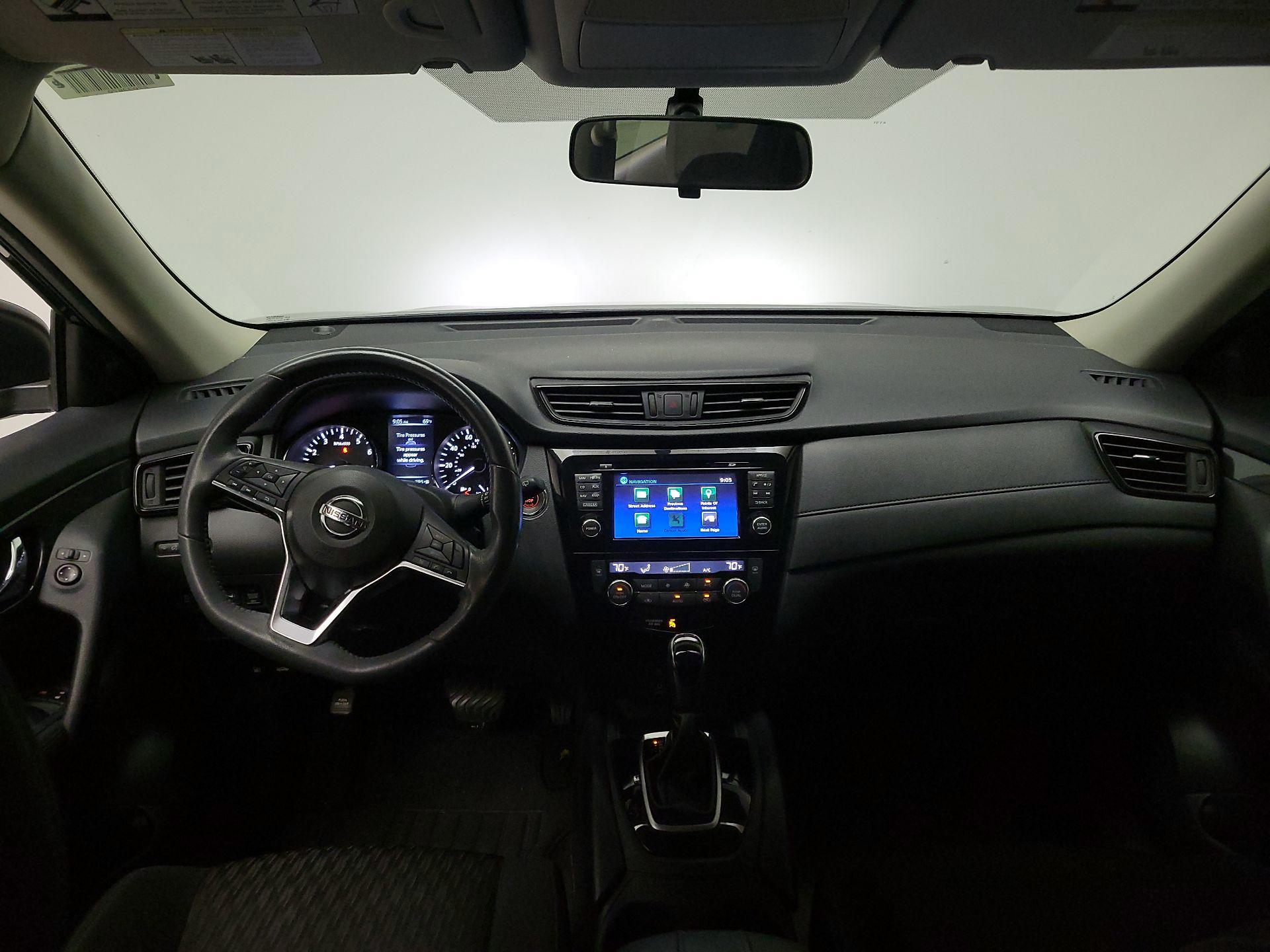 Thumbnail: 2017 Nissan Rogue - 9