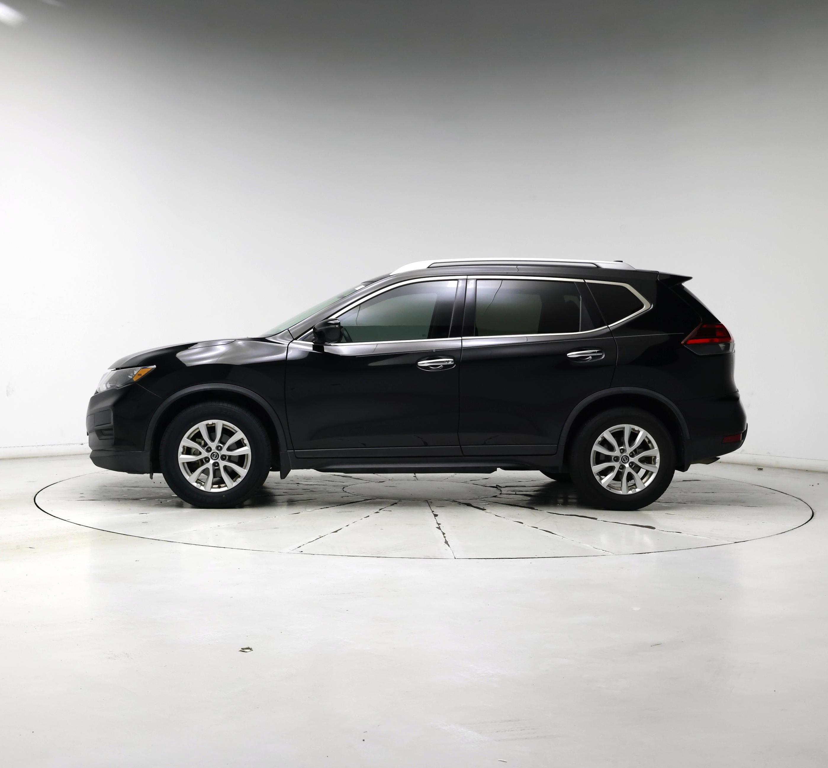 Thumbnail: 2017 Nissan Rogue - 3