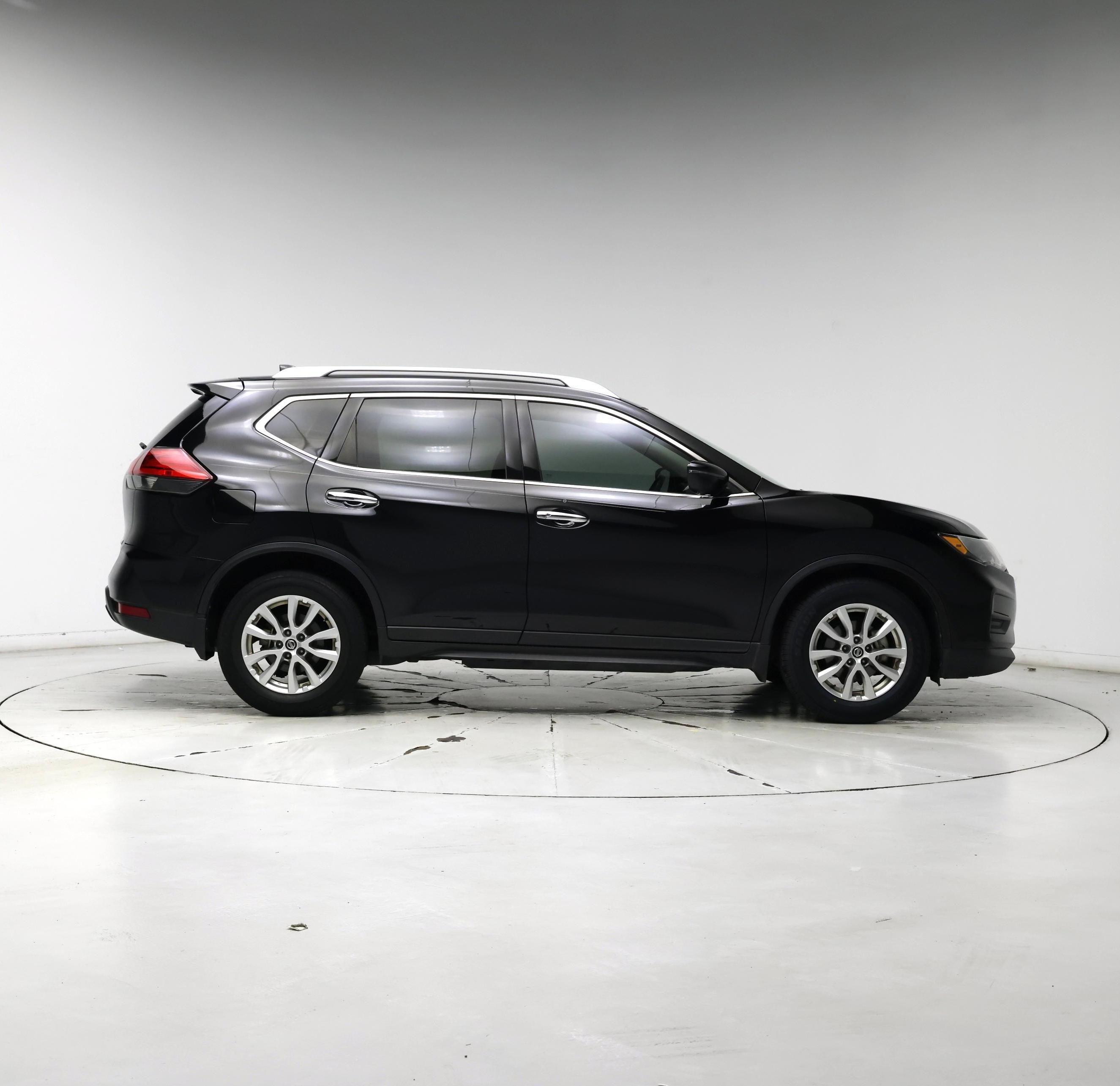 Thumbnail: 2017 Nissan Rogue - 7