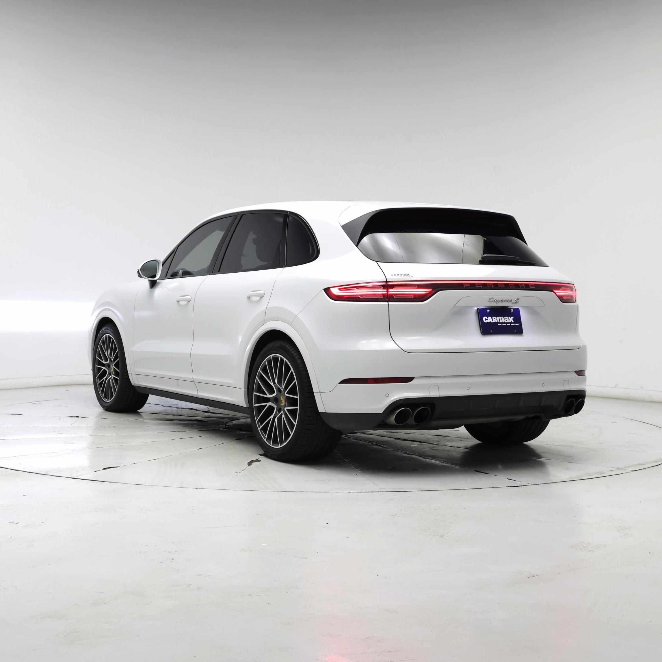 Thumbnail: 2019 Porsche Cayenne - 2