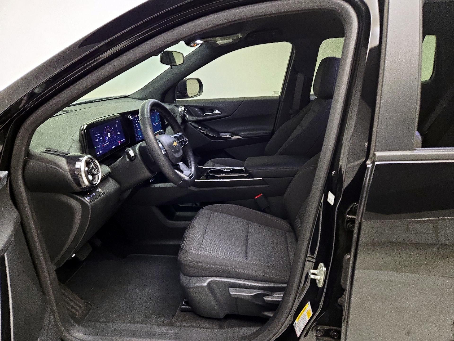 Thumbnail: 2025 Chevrolet Equinox - 11